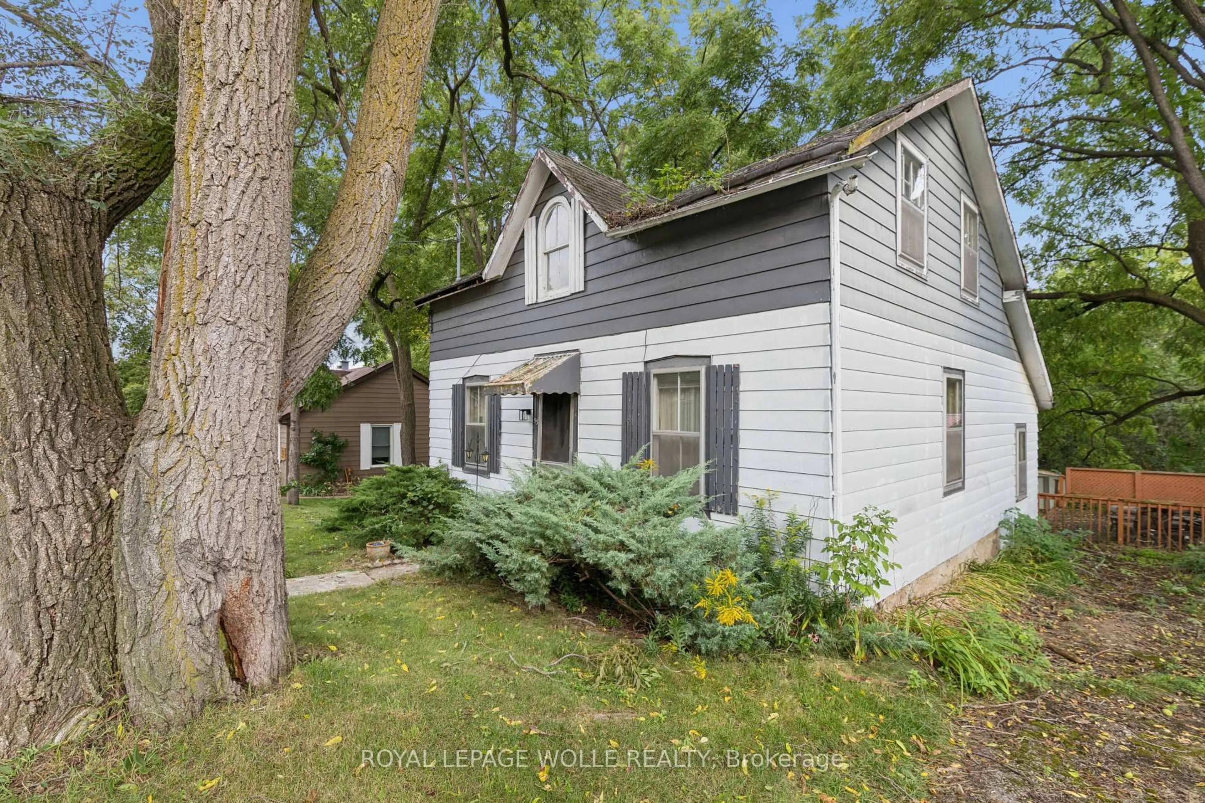 Home with vinyl exterior material, street for 53 Capron St, Brant Ontario N3L 1P8
