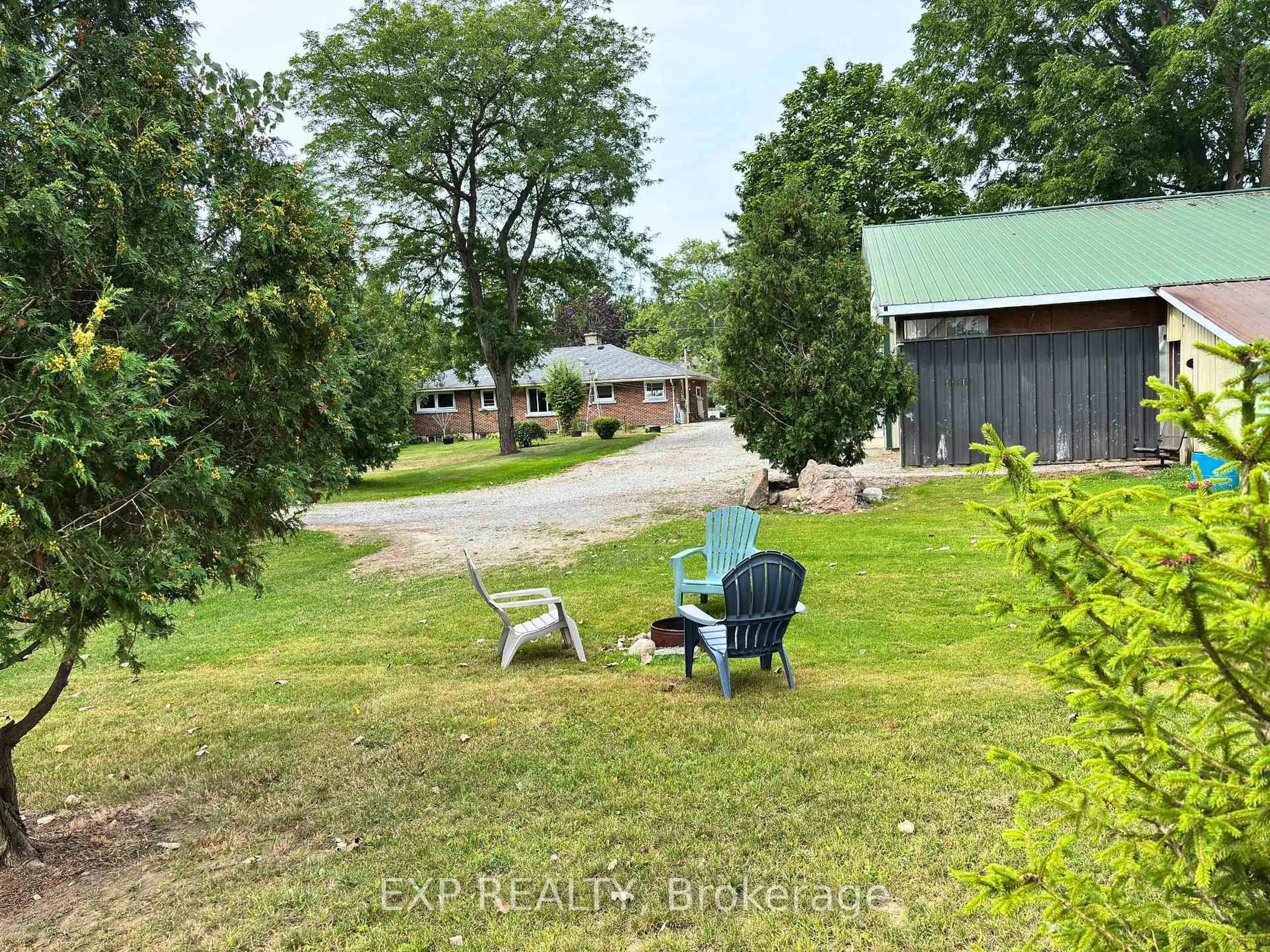 A pic from outside/outdoor area/front of a property/back of a property/a pic from drone, unknown for 517 Norfolk St, Norfolk Ontario N3Y 2X6