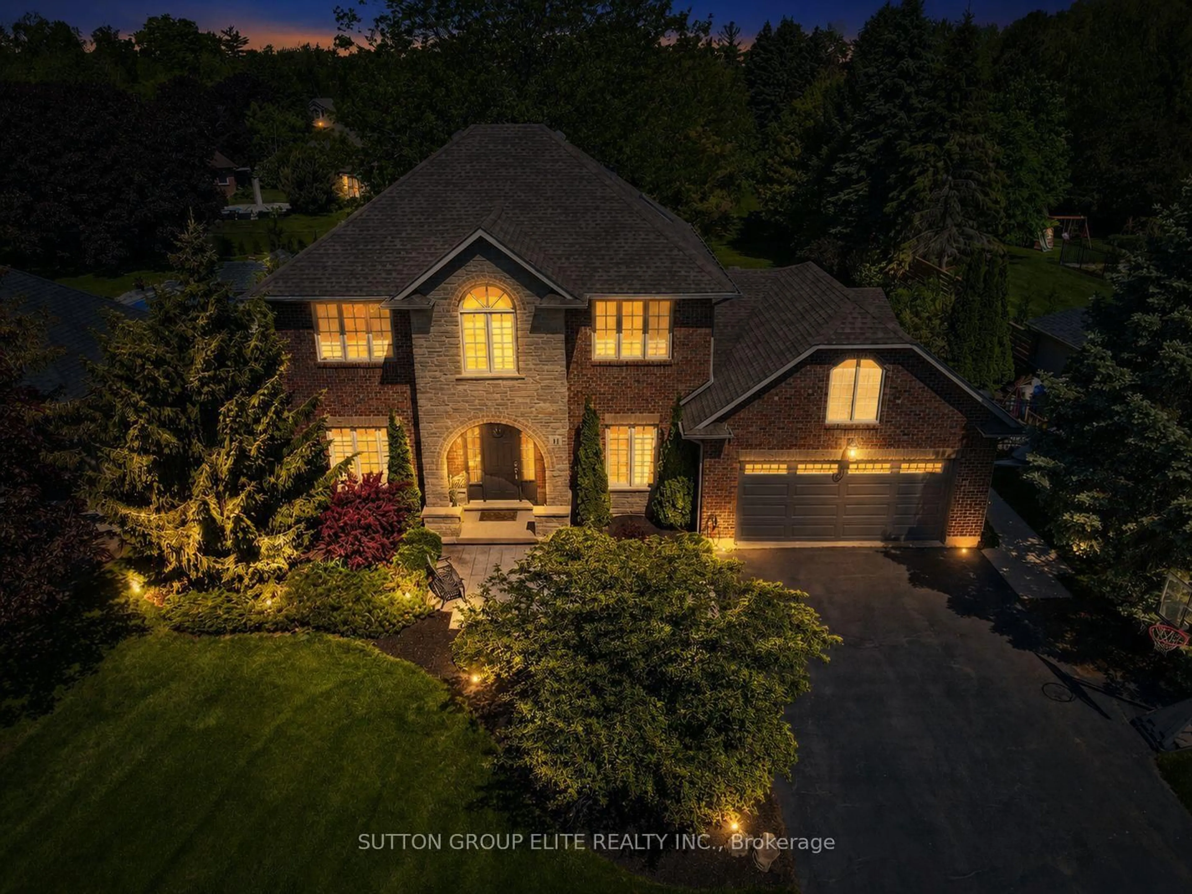 A pic from outside/outdoor area/front of a property/back of a property/a pic from drone, street for 11 Elderberry Lane, Hamilton Ontario L0R 1H2