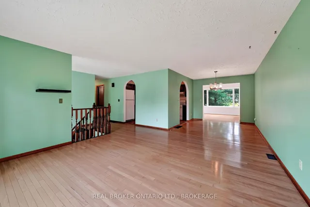 4 Loyalist Cres, South Stormont 4