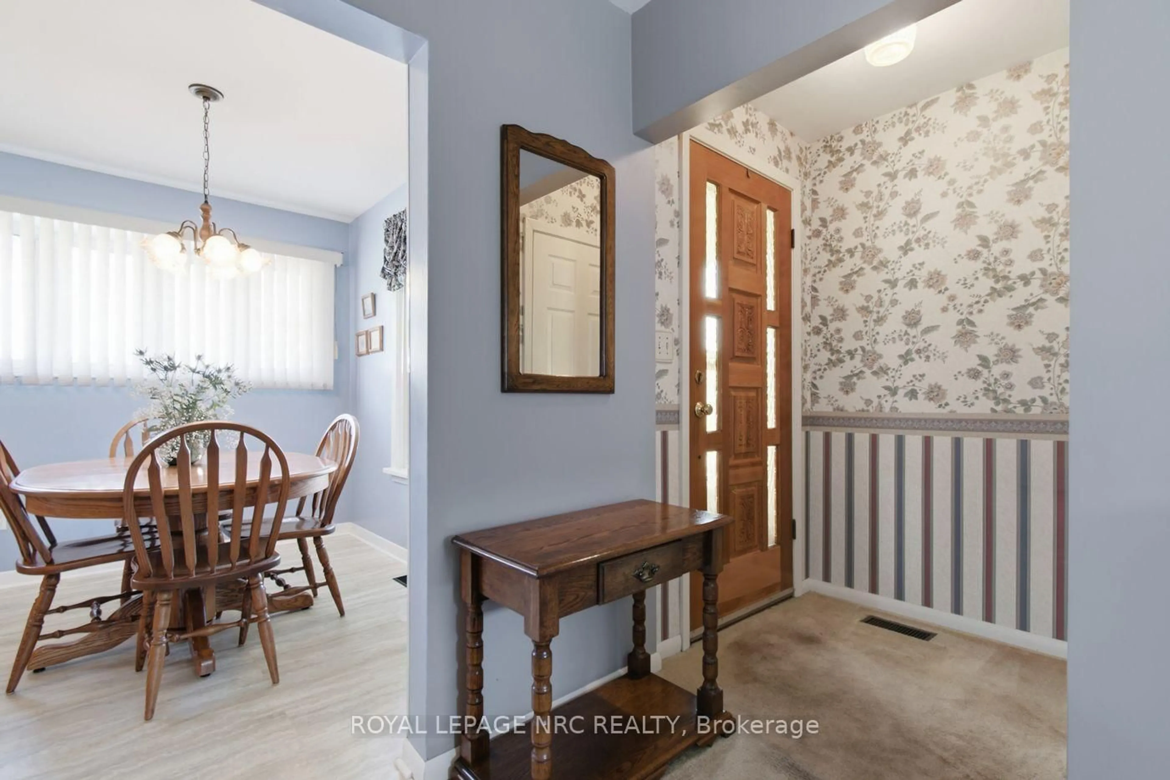 Dining room, unknown for 29 Erie St, Welland Ontario L3B 5J6