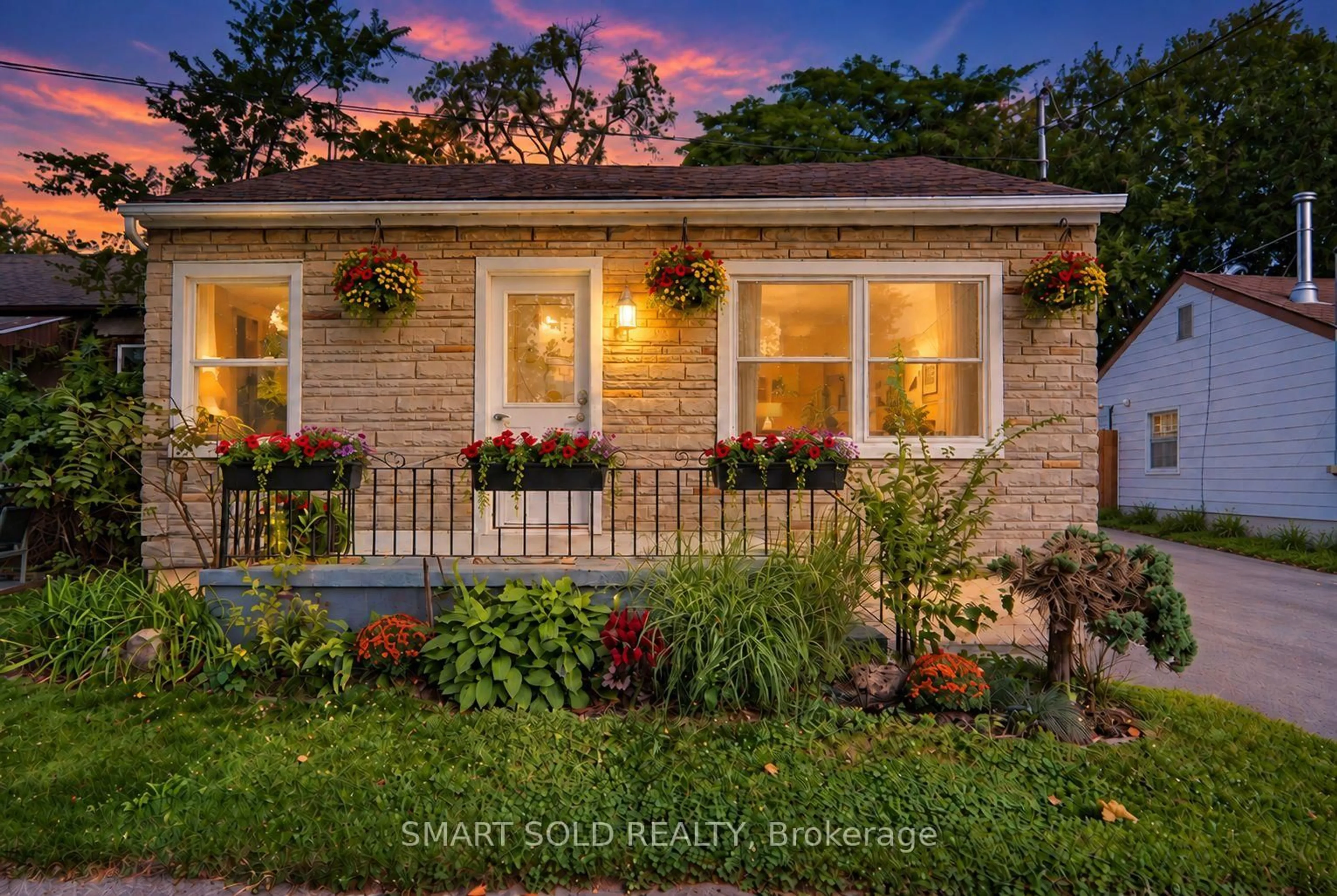 Home with brick exterior material, street for 7 Elmwood Ave, St. Catharines Ontario L2R 2T5