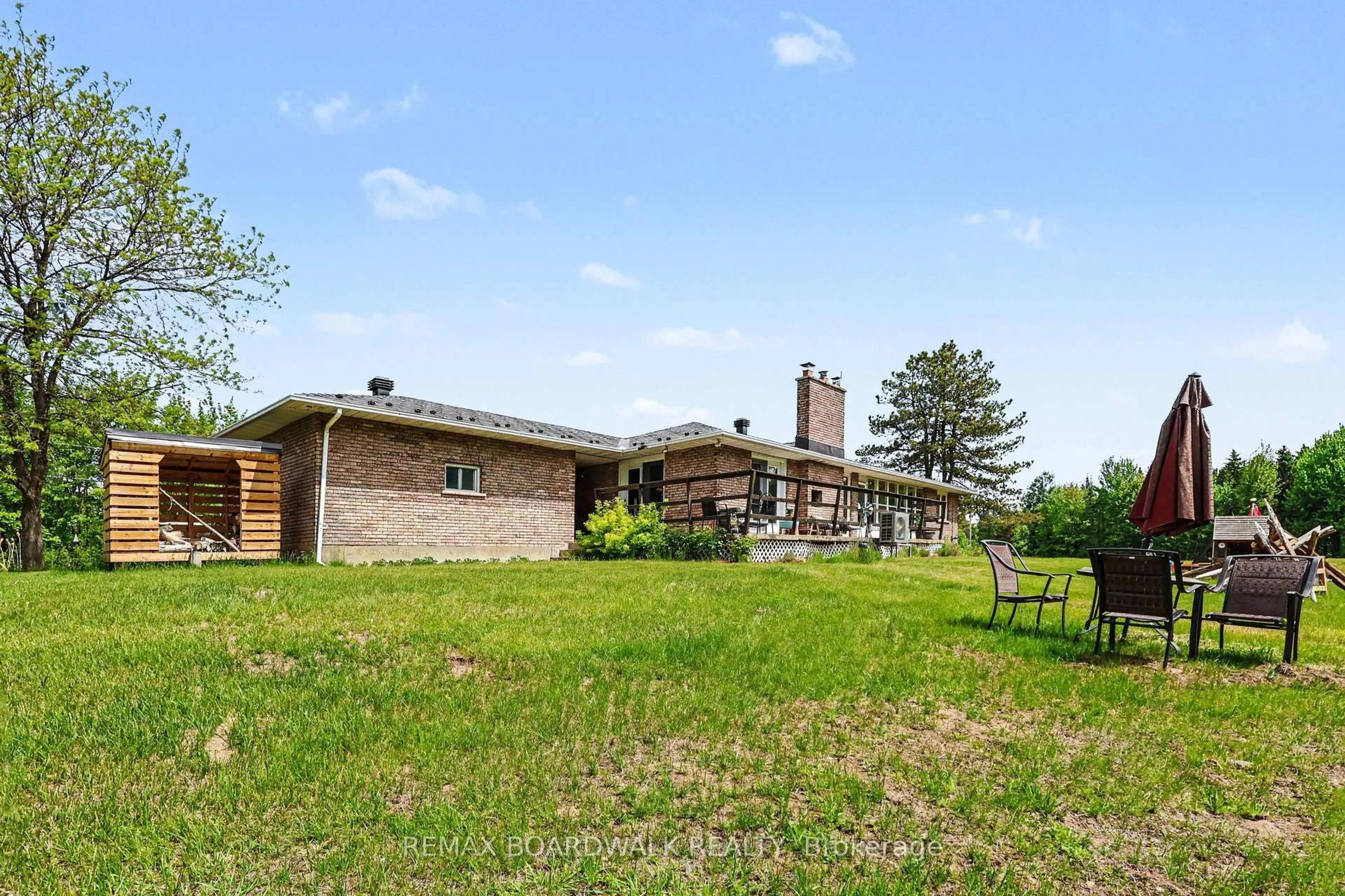 Patio, unknown for 1500 Du Golf Rd, Clarence-Rockland Ontario K0A 1N0