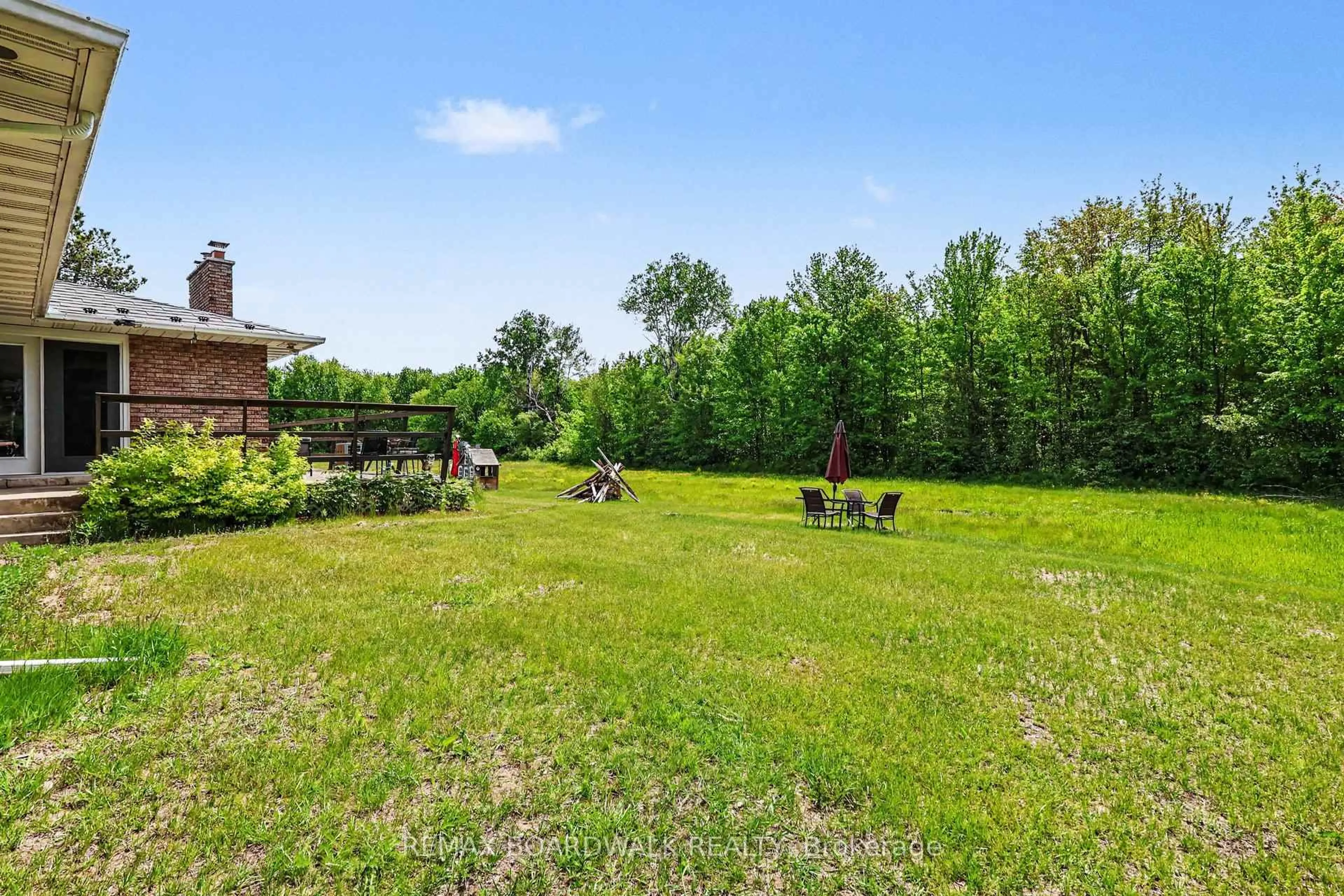 A pic from outside/outdoor area/front of a property/back of a property/a pic from drone, forest/trees view for 1500 Du Golf Rd, Clarence-Rockland Ontario K0A 1N0
