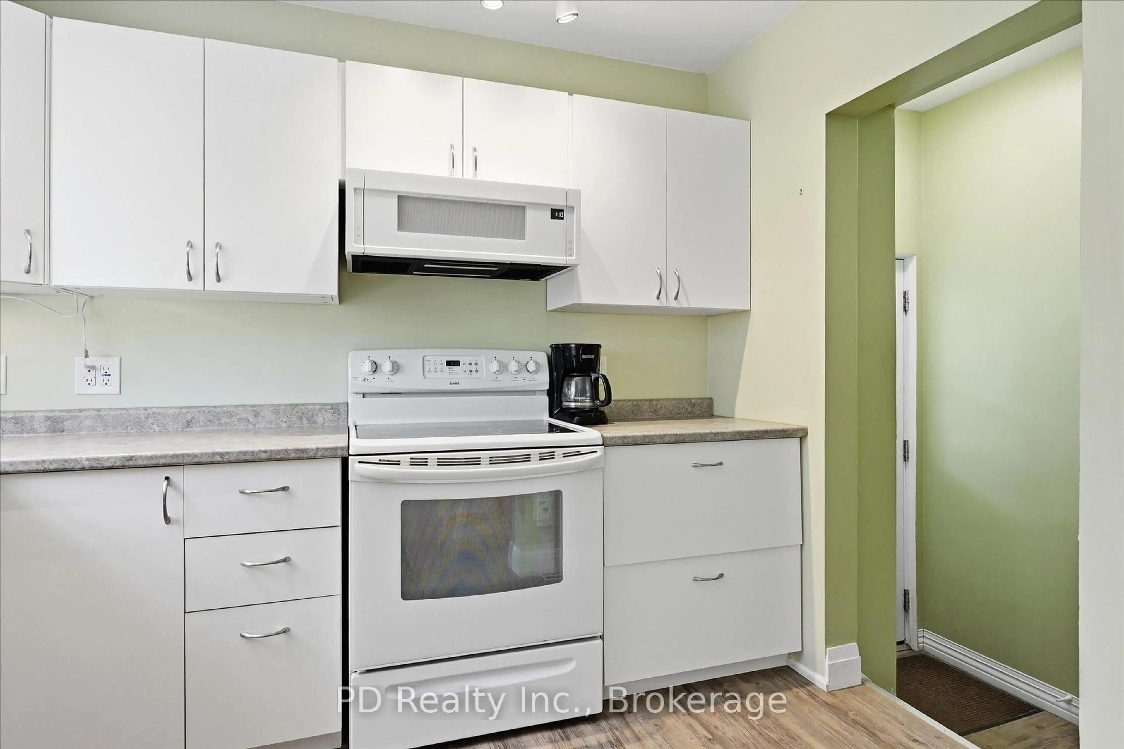 Standard kitchen, unknown for 113 Short Ave, Kawartha Lakes Ontario K9V 1J7