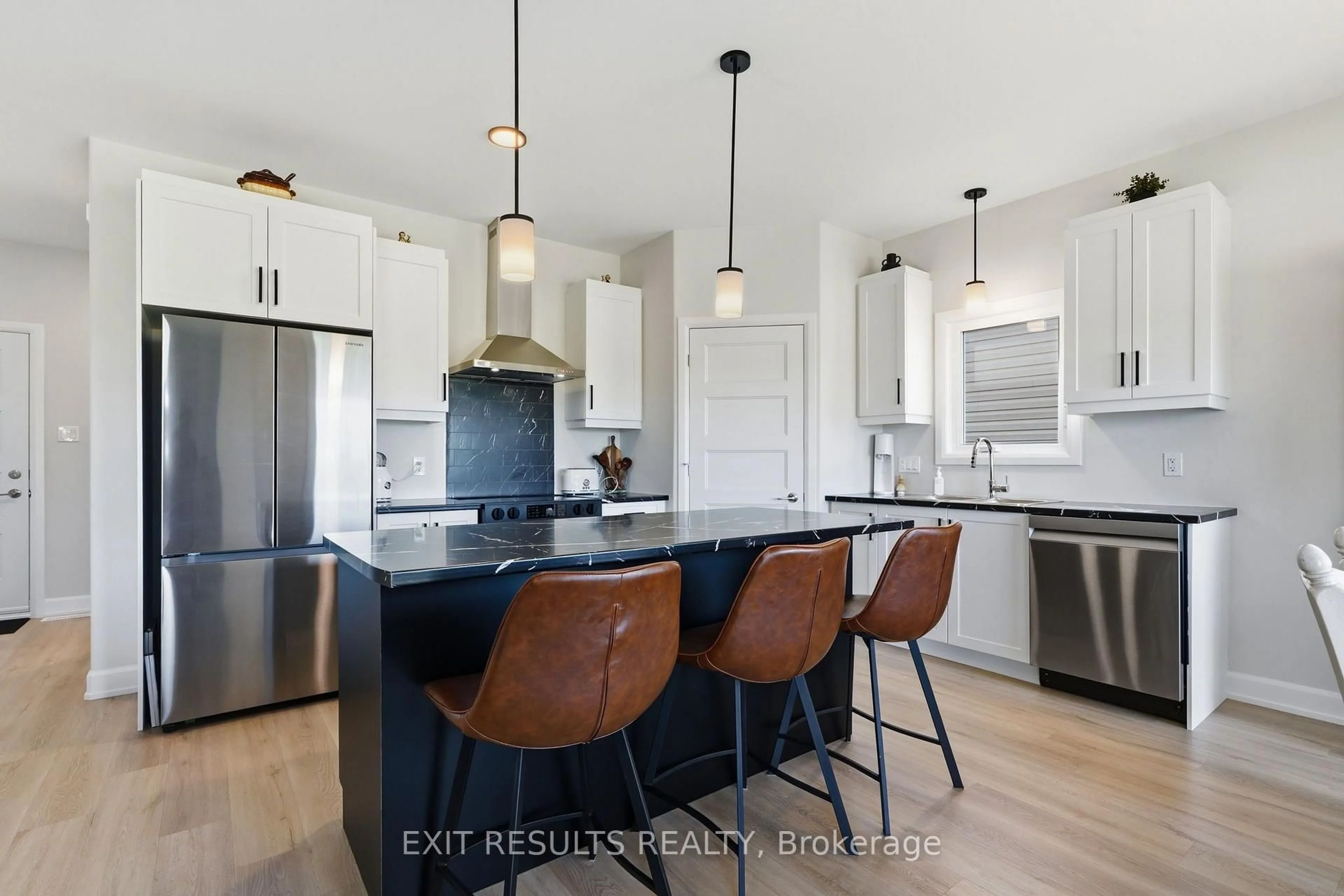Open concept kitchen, ceramic/tile floor for 1213 Montblanc Cres, Russell Ontario K0A 1W1