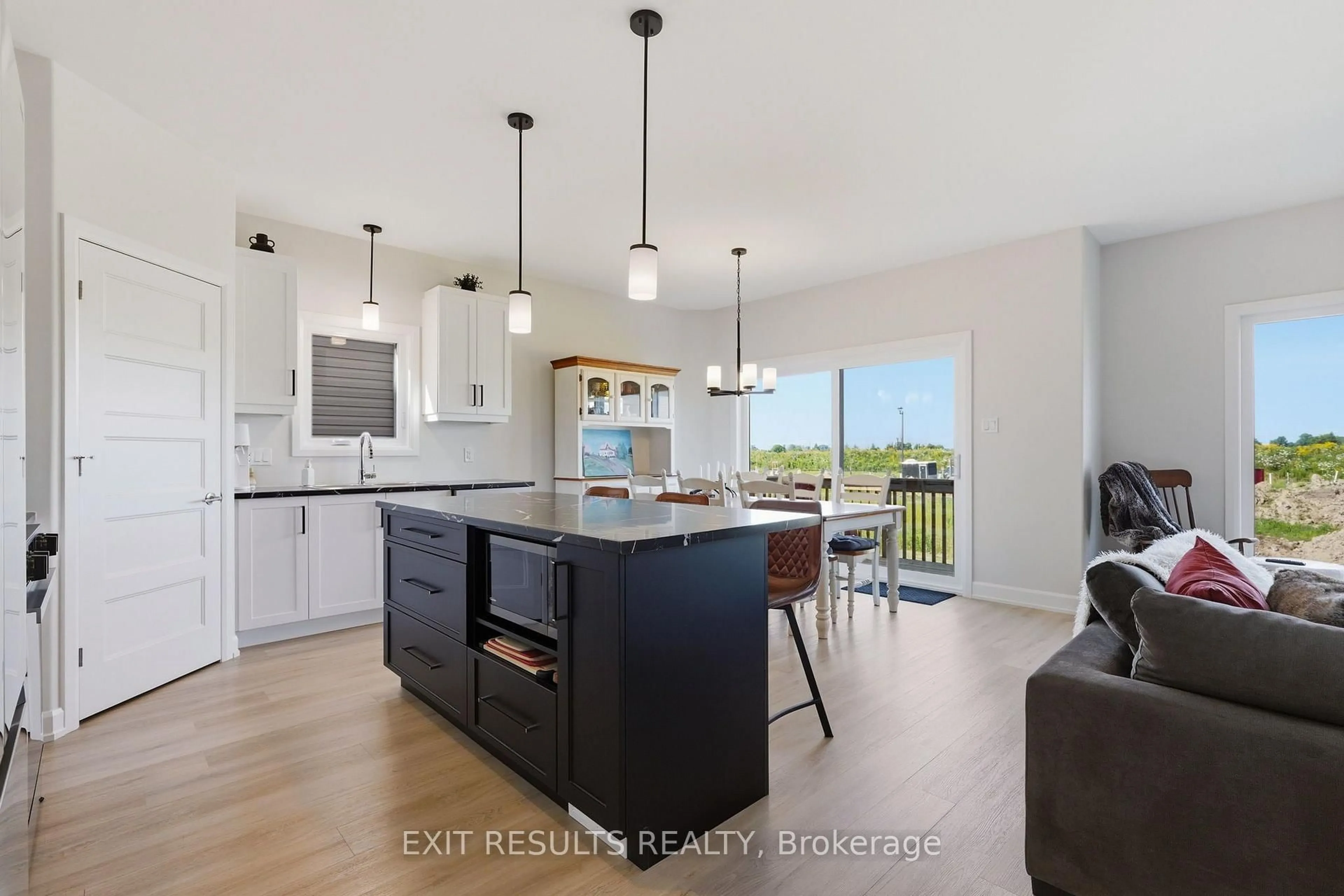 Open concept kitchen, unknown for 1213 Montblanc Cres, Russell Ontario K0A 1W1