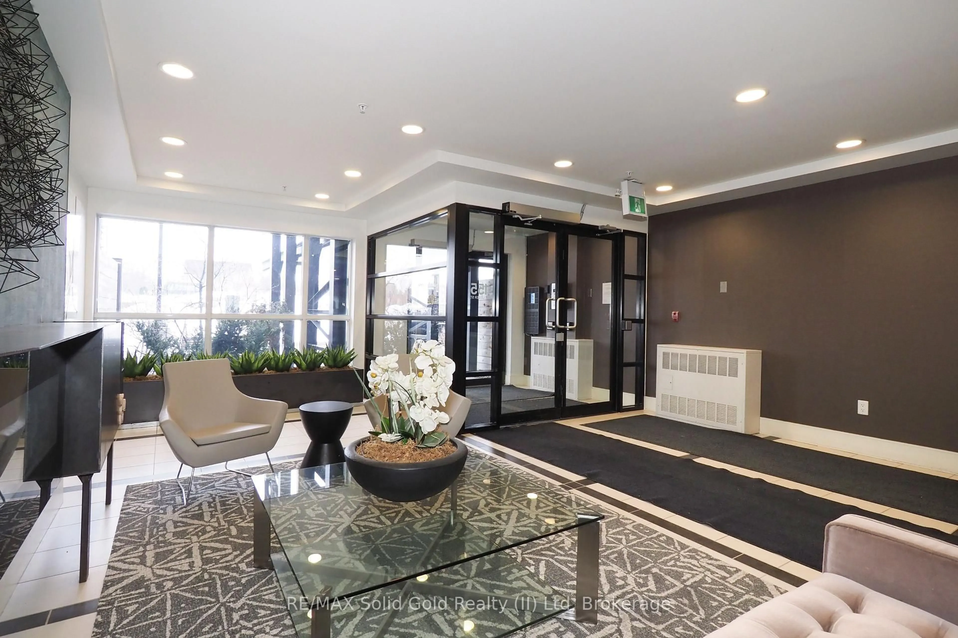 Indoor foyer for 155 St Leger St #206, Kitchener Ontario N2H 0B9