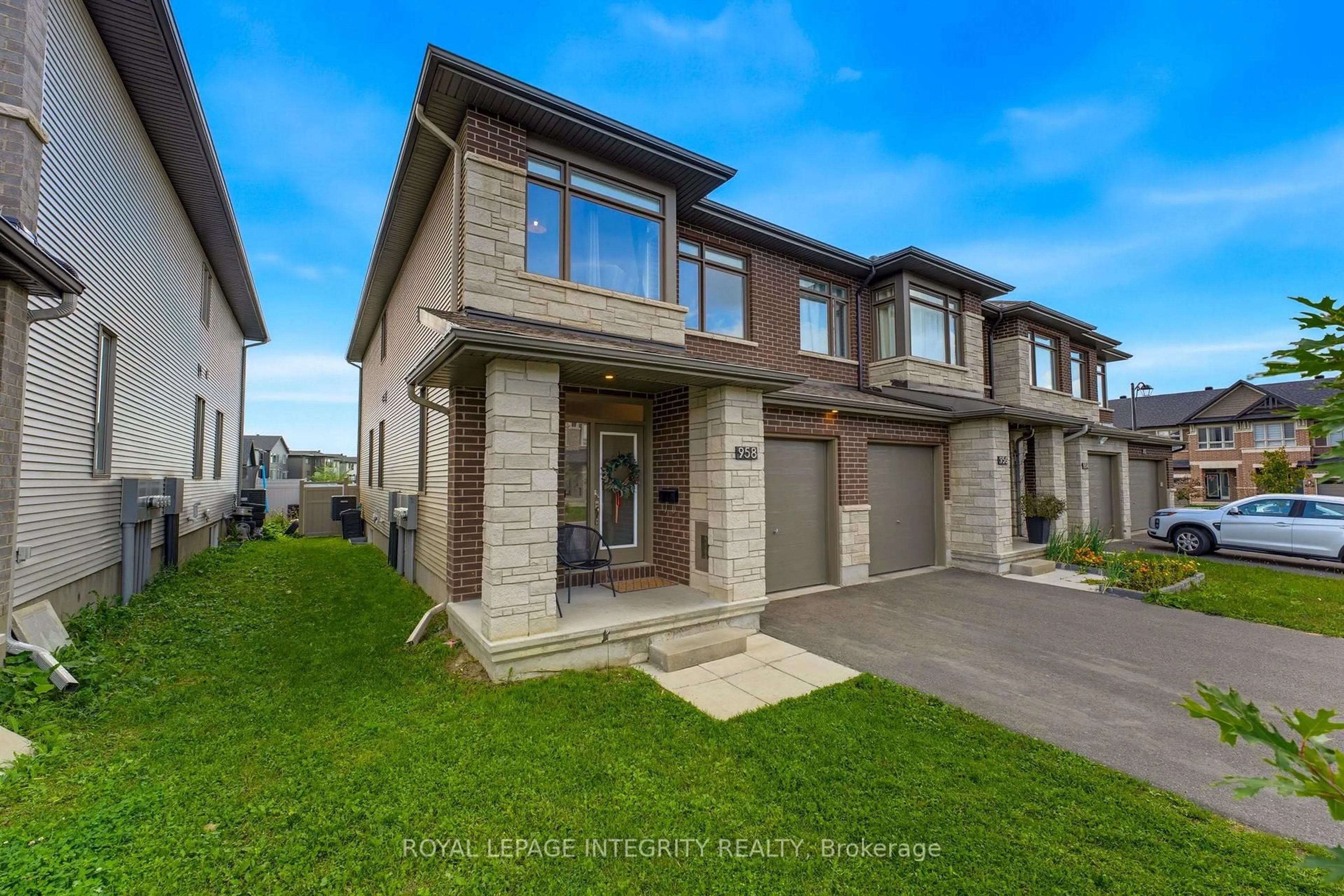 Unknown for 958 Omagaki Way, Ottawa Ontario K1X 0J3