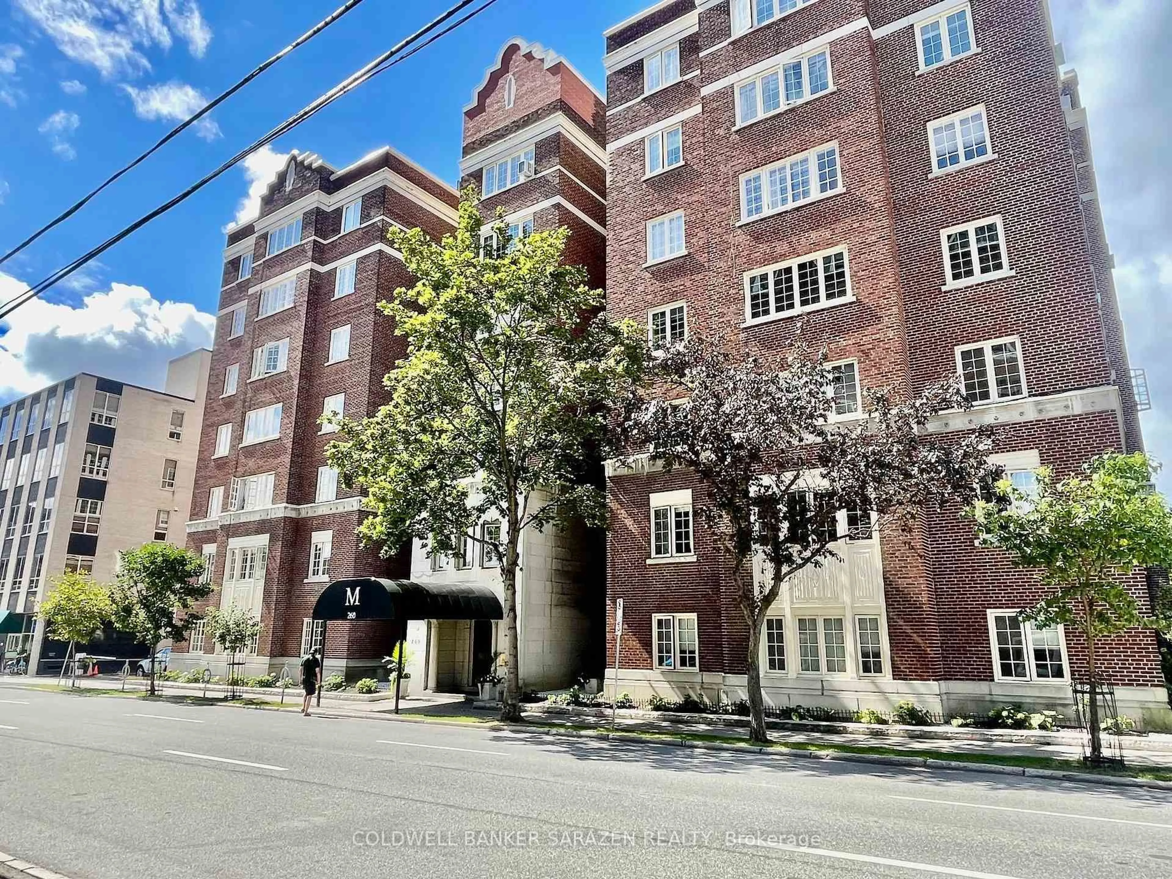 Indoor foyer for 260 Metcalfe St #1D, Ottawa Ontario K2P 1R6