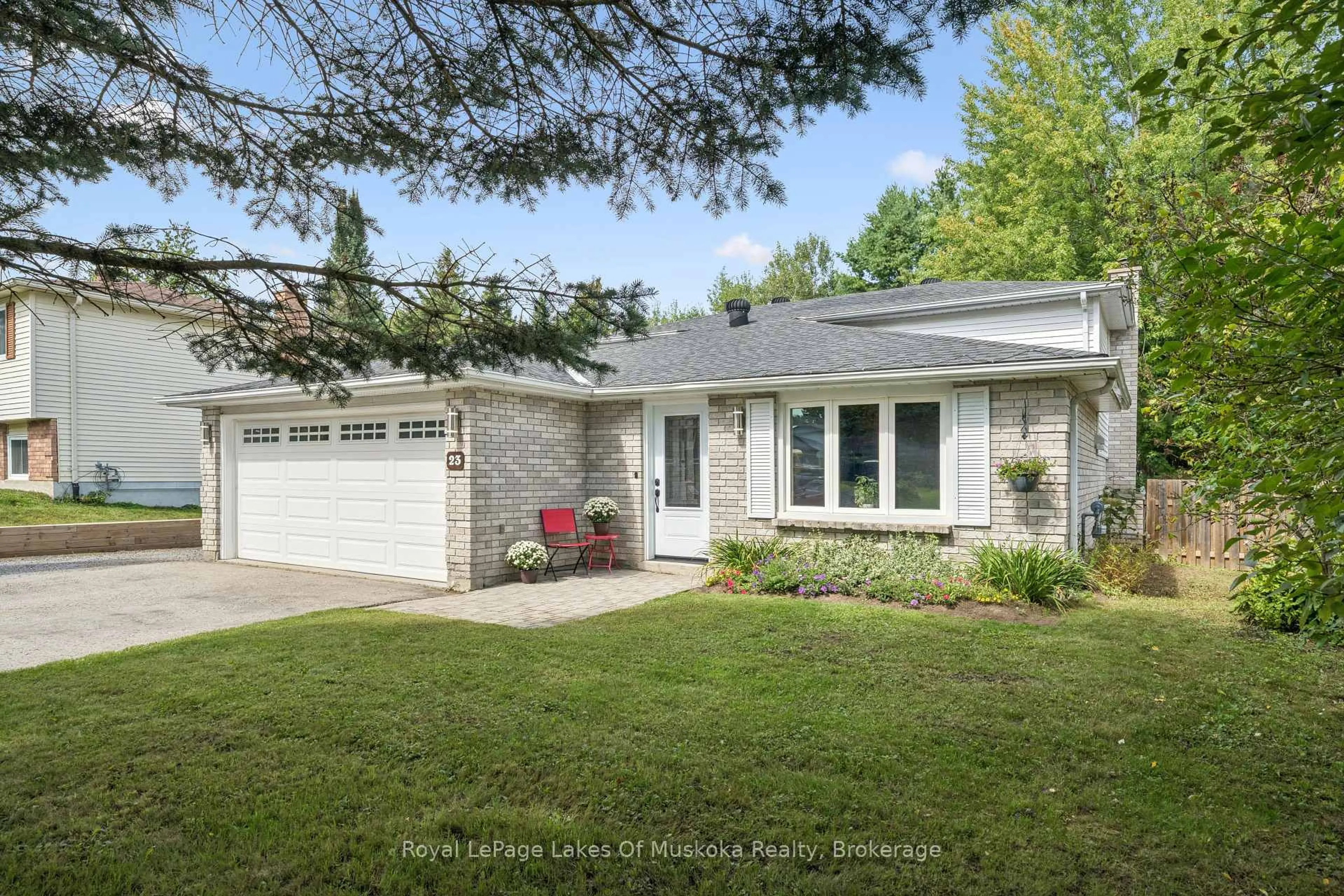 Home with vinyl exterior material, street for 23 Maypark Dr, Bracebridge Ontario P1L 1C3