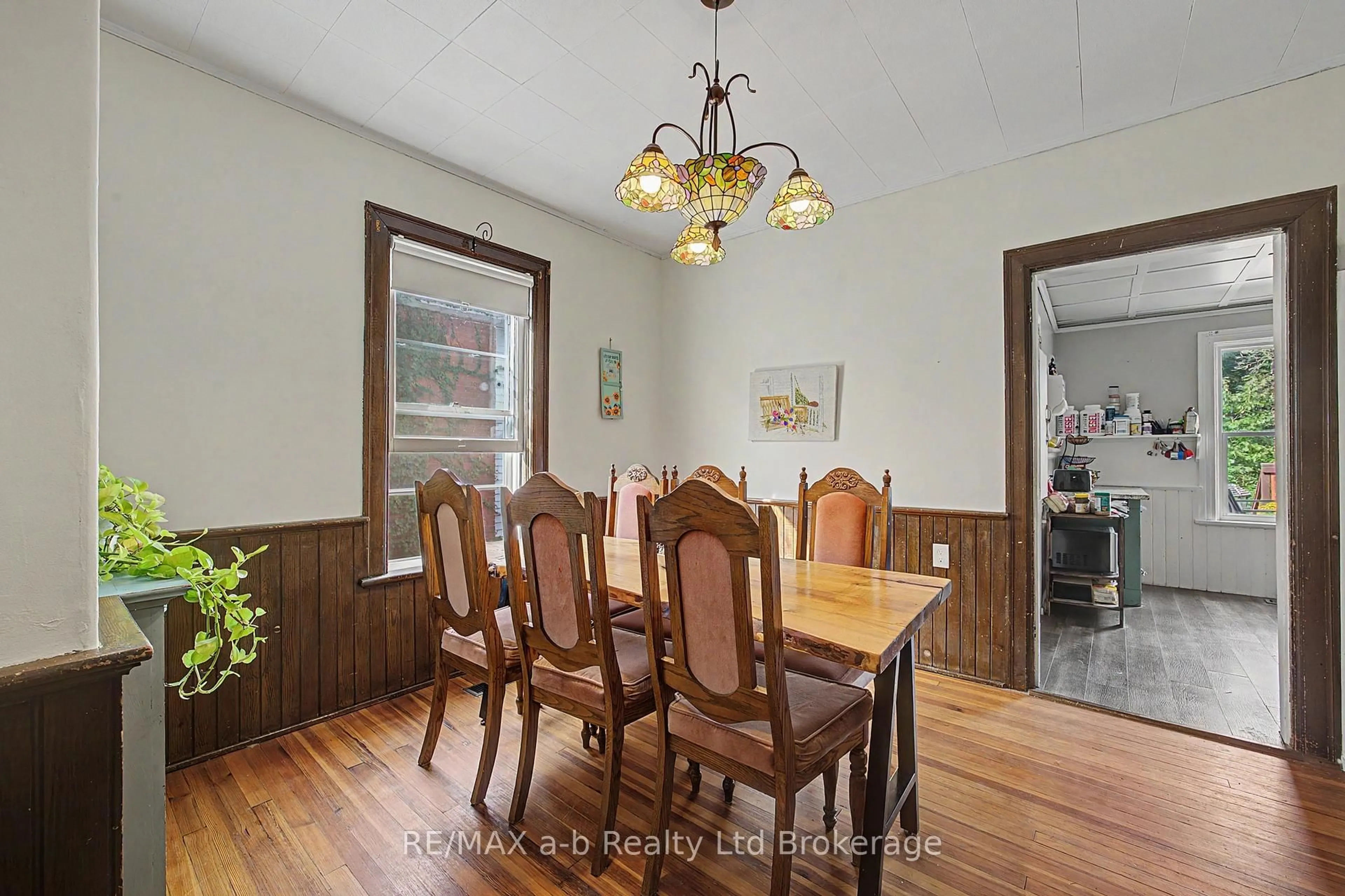 Dining room, wood/laminate floor for 225 Graham St, Woodstock Ontario N4S 6K6