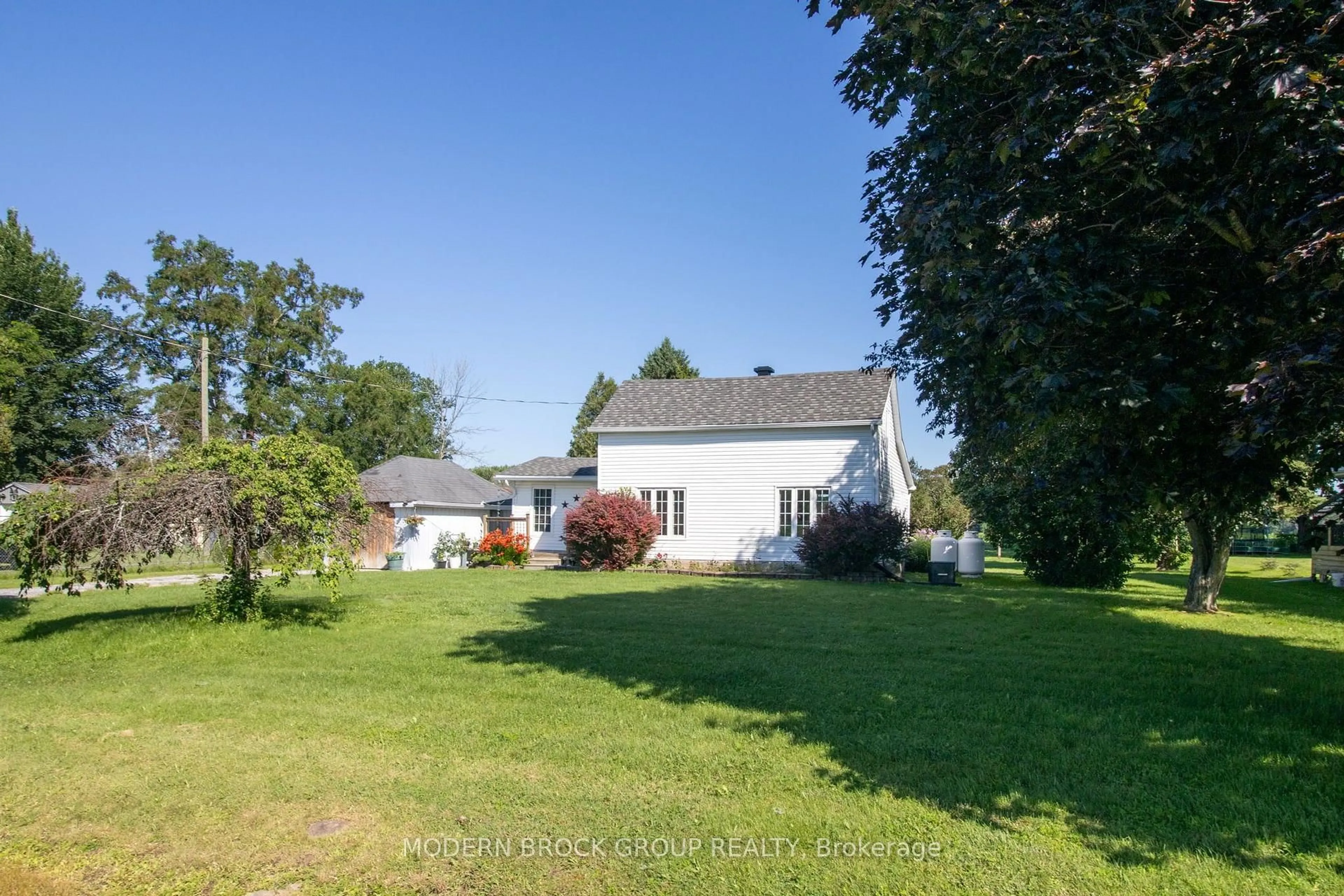 A pic from outside/outdoor area/front of a property/back of a property/a pic from drone, street for 10785 STAMPVILLE Rd, South Dundas Ontario K0E 1K0