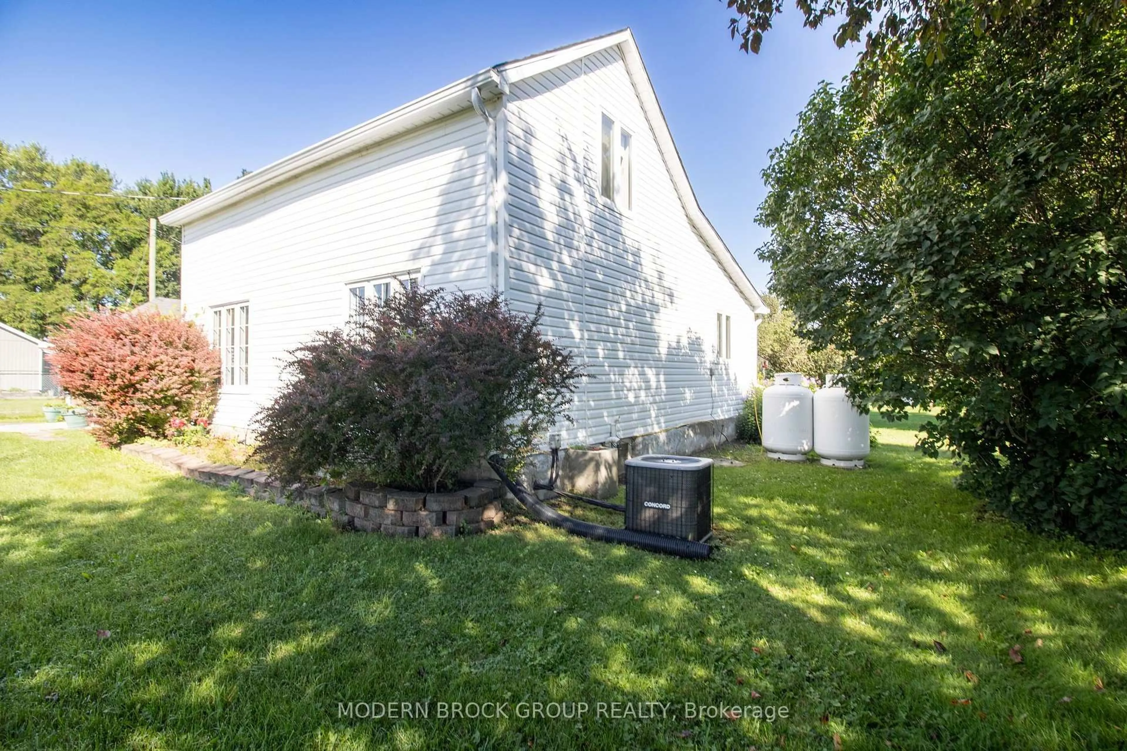 A pic from outside/outdoor area/front of a property/back of a property/a pic from drone, unknown for 10785 STAMPVILLE Rd, South Dundas Ontario K0E 1K0