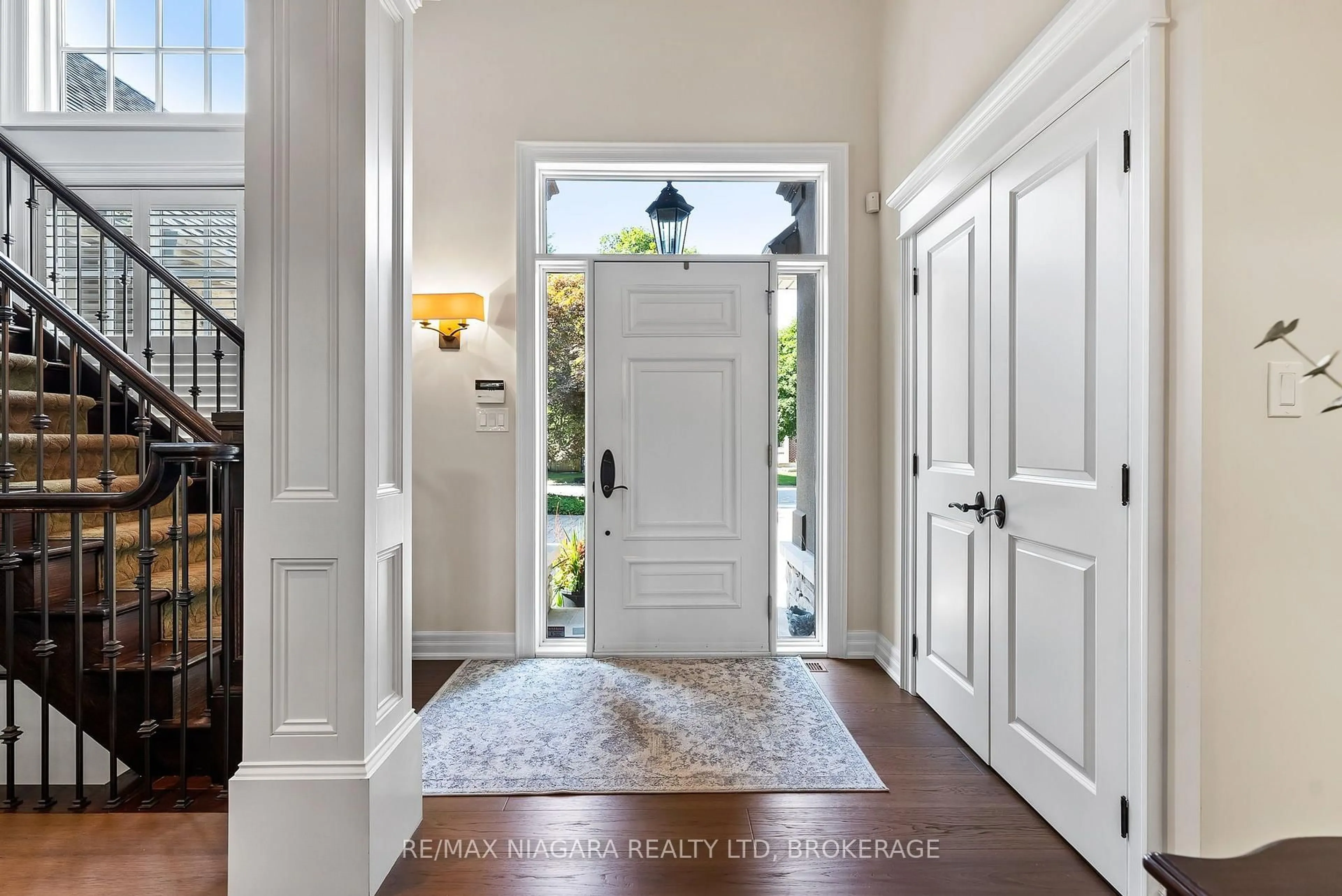Indoor entryway for 41 Sculler's Way, St. Catharines Ontario L2N 7S7