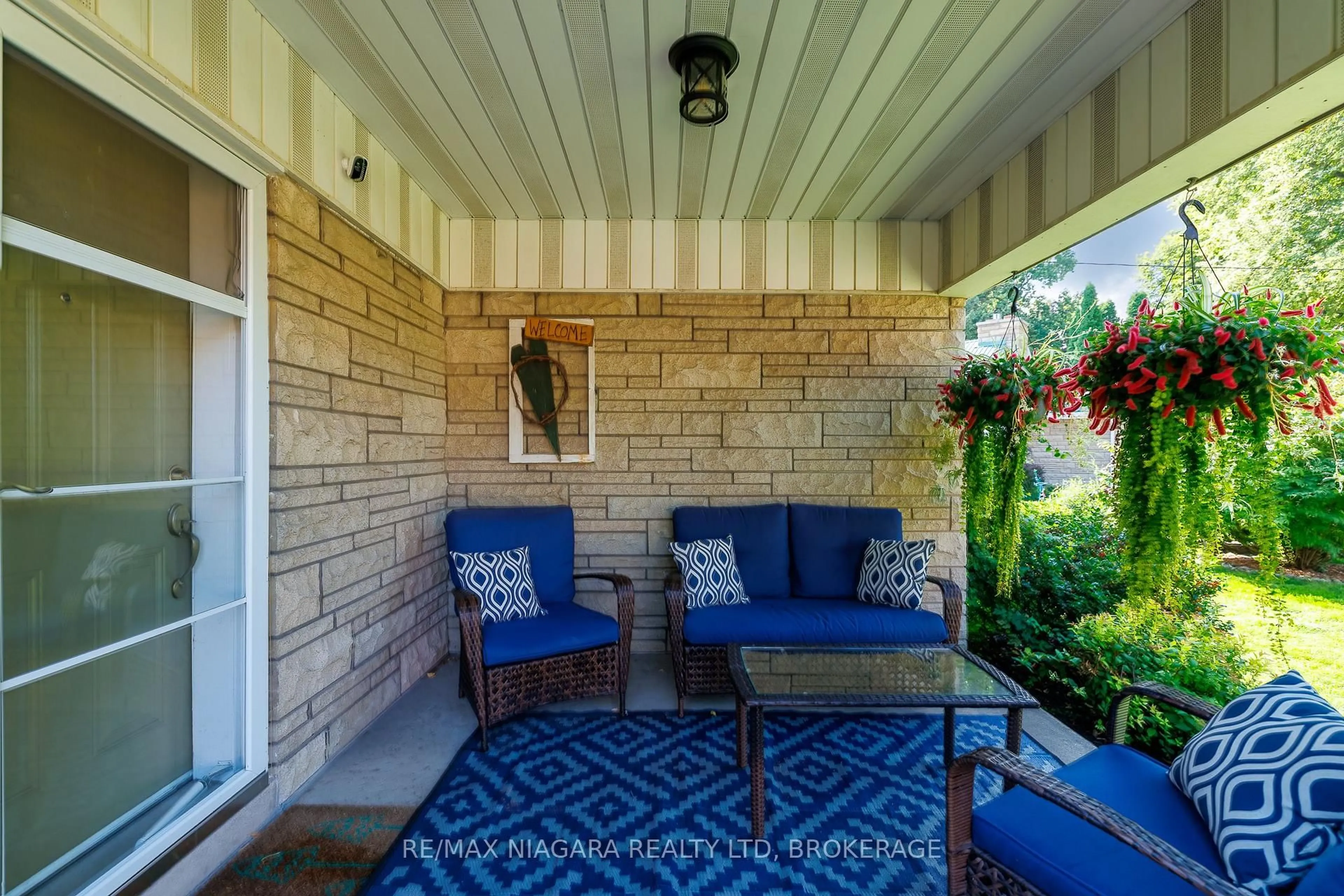 Patio, street for 6329 Goodsir Cres, Niagara Falls Ontario L2G 1H2