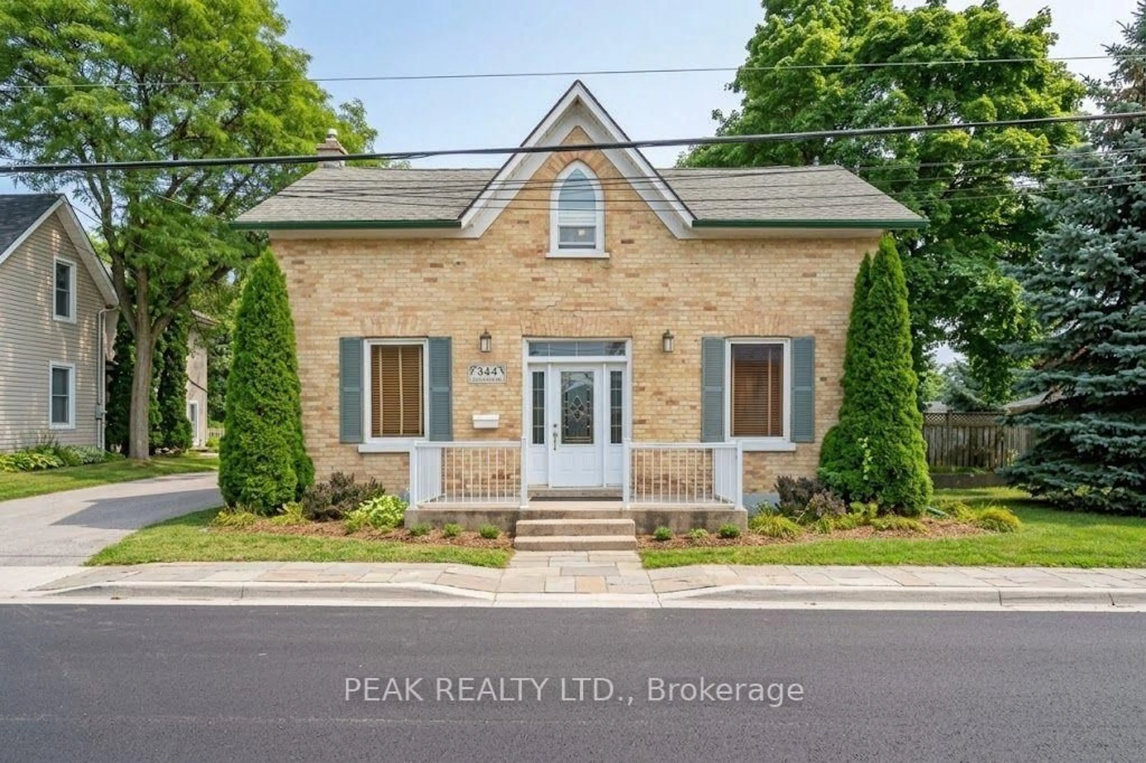 Home with brick exterior material, unknown for 344 Queen St, Cambridge Ontario N3C 1G8