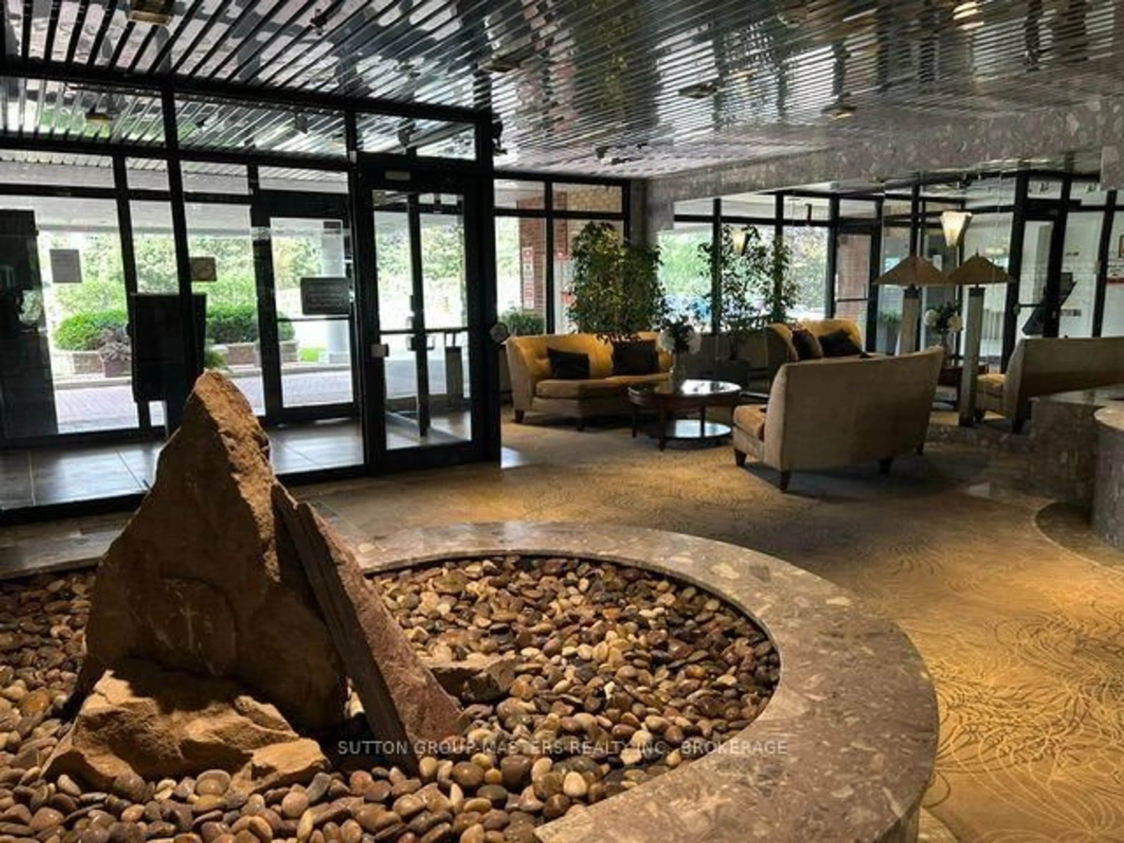 Lobby for 1000 King St #202, Kingston Ontario K7M 8H3