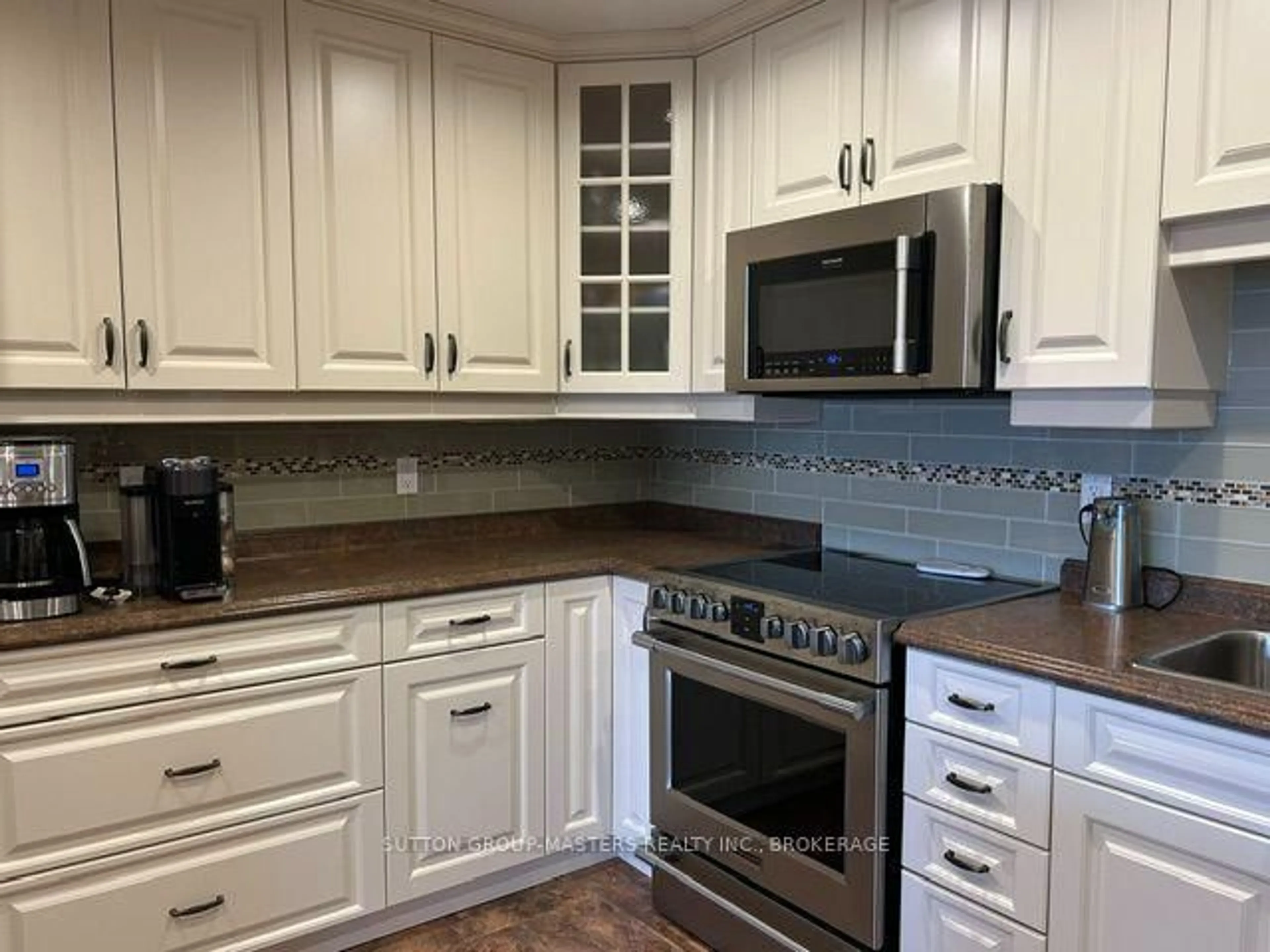Standard kitchen, ceramic/tile floor for 1000 King St #202, Kingston Ontario K7M 8H3
