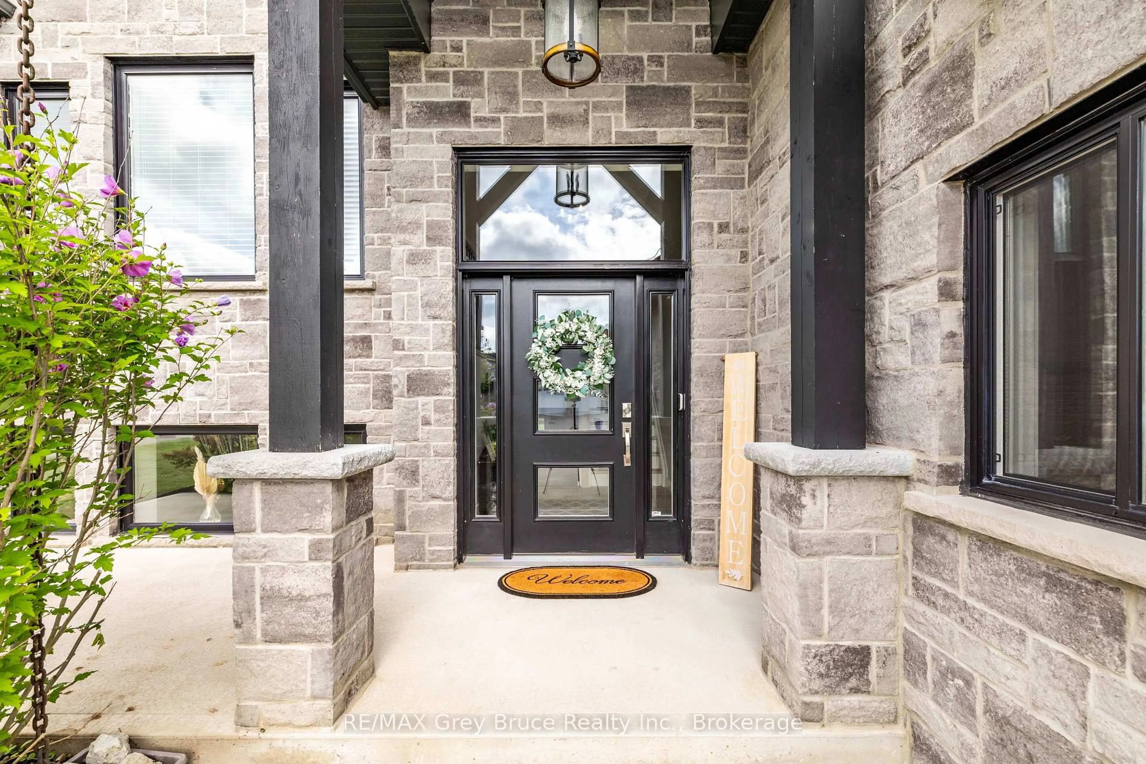 Indoor entryway for 63 Howe Dr, Georgian Bluffs Ontario N0H 2K0