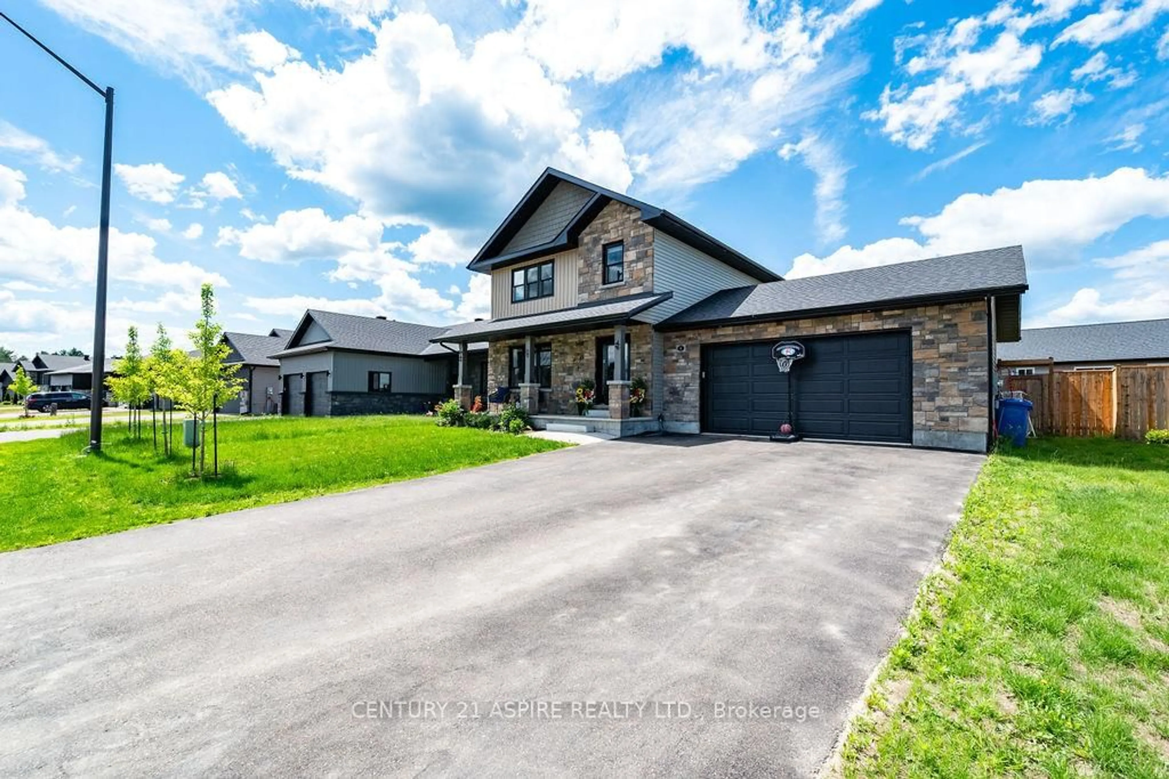 Unknown for 6 Zachary St, Petawawa Ontario K8H 0G5