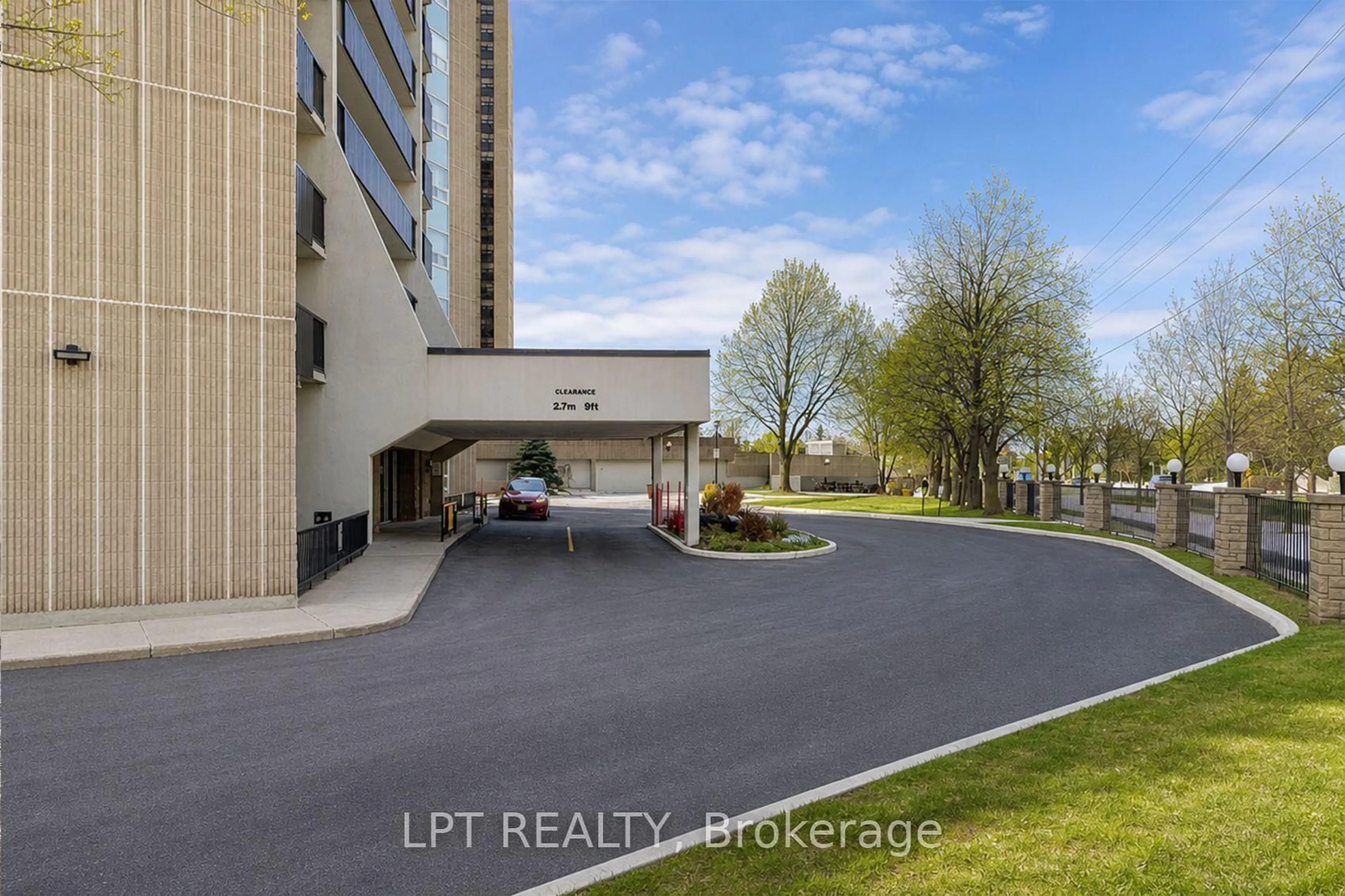 Unknown for 1380 Prince Of Wales Dr #802, Ottawa Ontario K2C 3N5