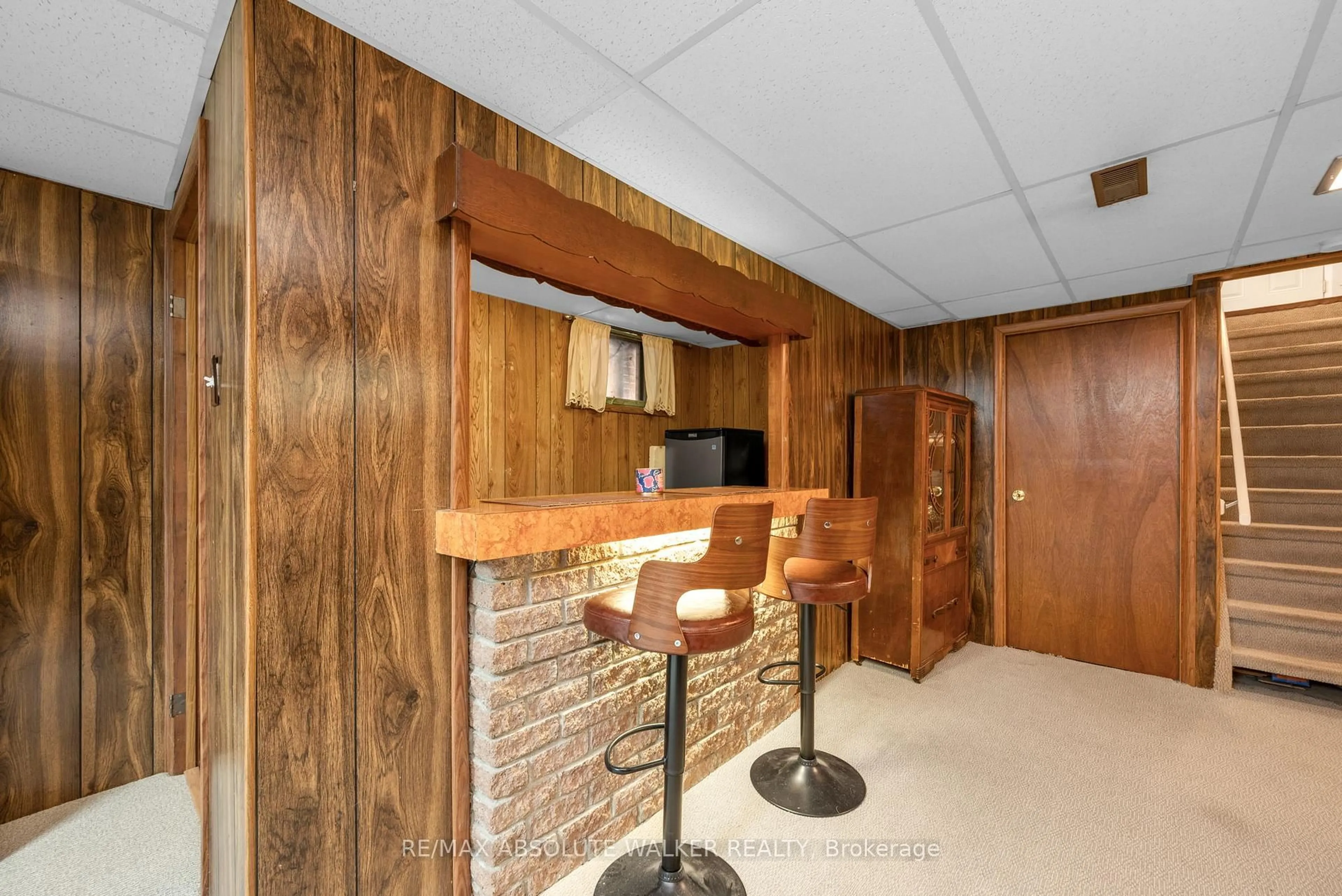 Unknown for 337 Roxdale Ave, Ottawa Ontario K1E 1T9