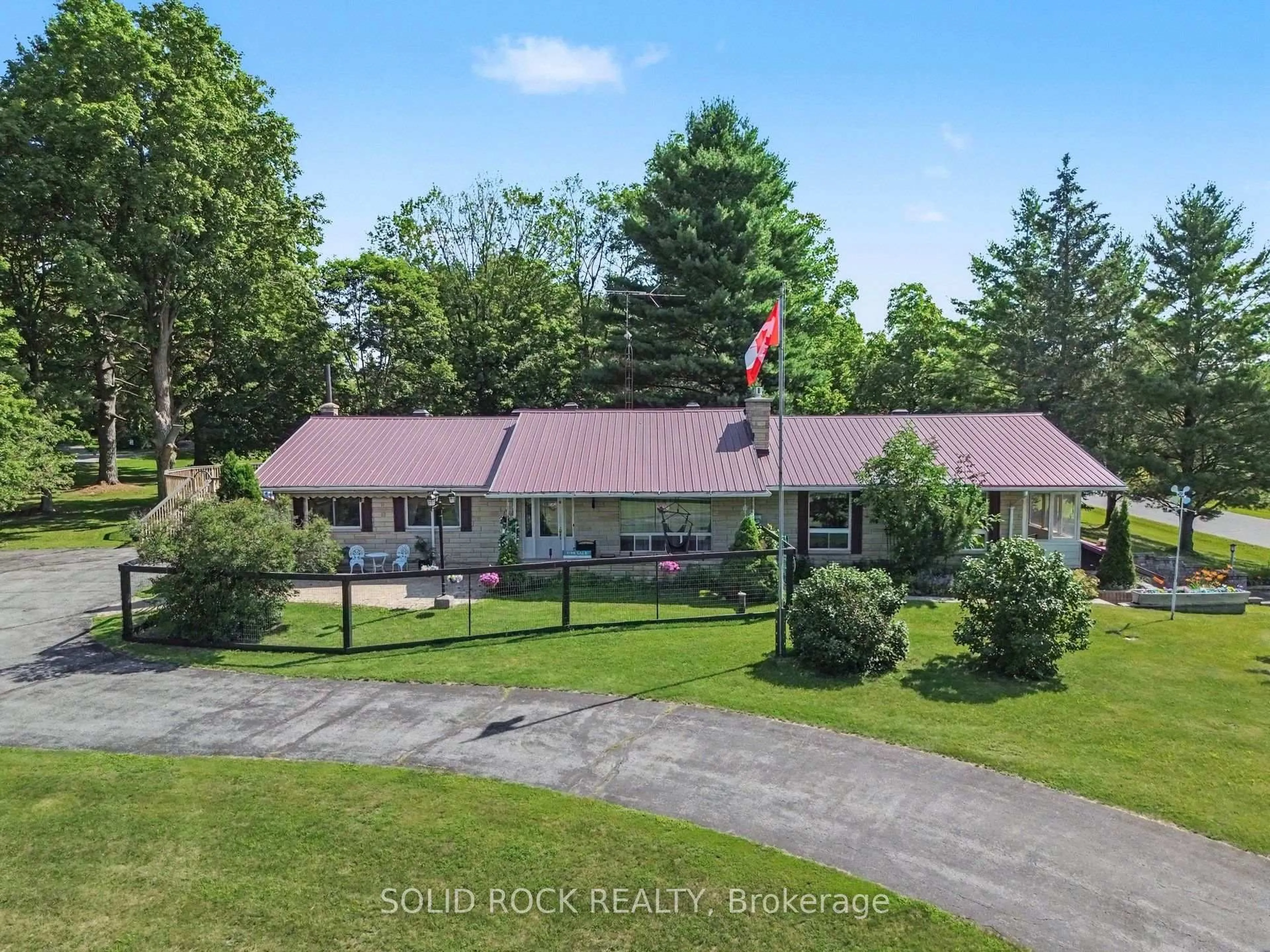 A pic from outside/outdoor area/front of a property/back of a property/a pic from drone, unknown for 220 Highfield Cres, Carleton Place Ontario K7C 3P2