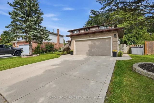 704 Homeview Rd, London South 2