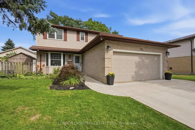 704 Homeview Rd, London South 3