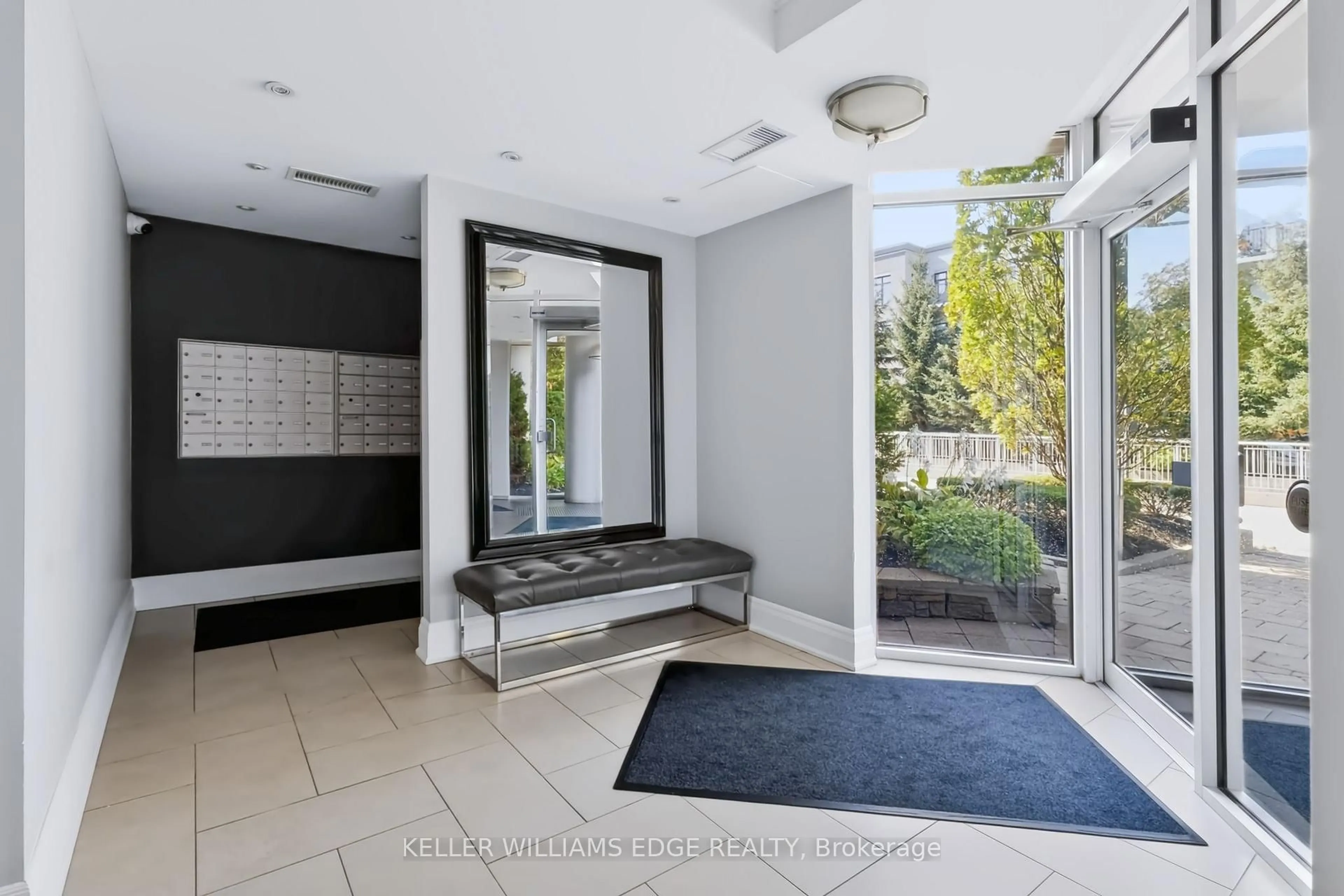 Indoor entryway for 125 Wilson St #301, Hamilton Ontario L9G 0B3