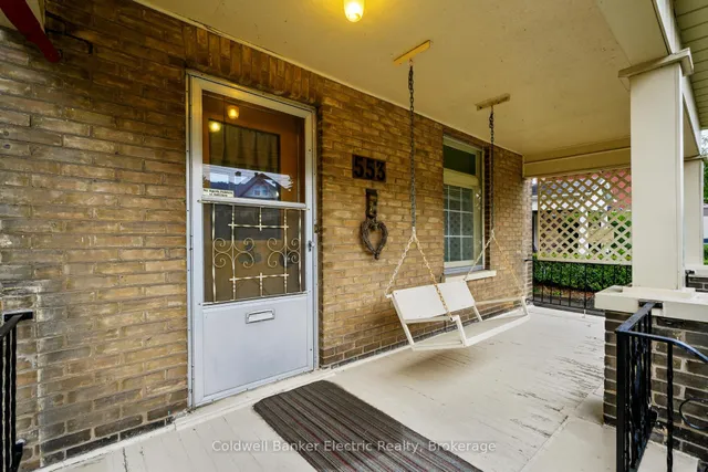 553 Chamberlain St, Peterborough 3