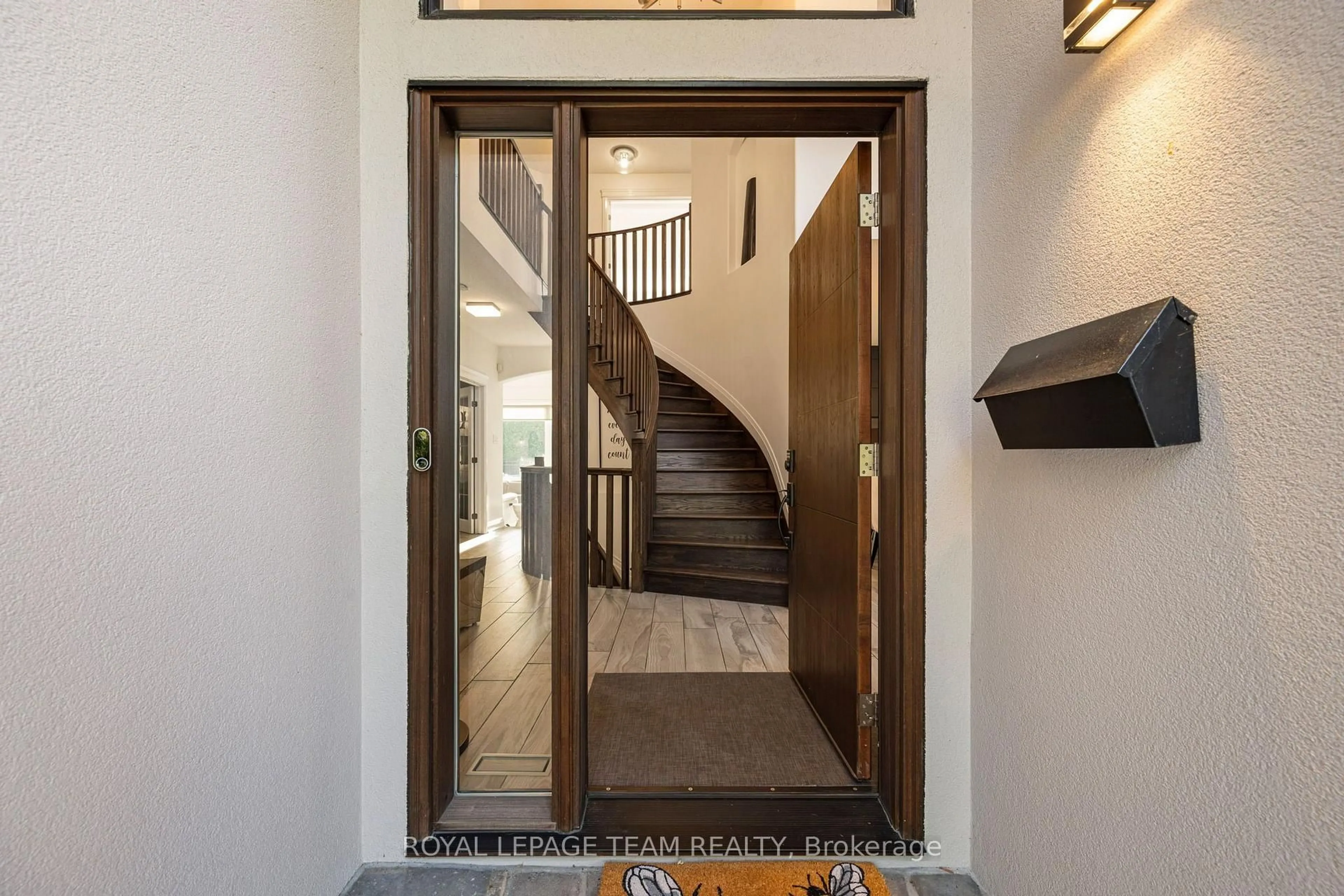 Indoor entryway for 55 Witherspoon Cres, Ottawa Ontario K2K 3L7