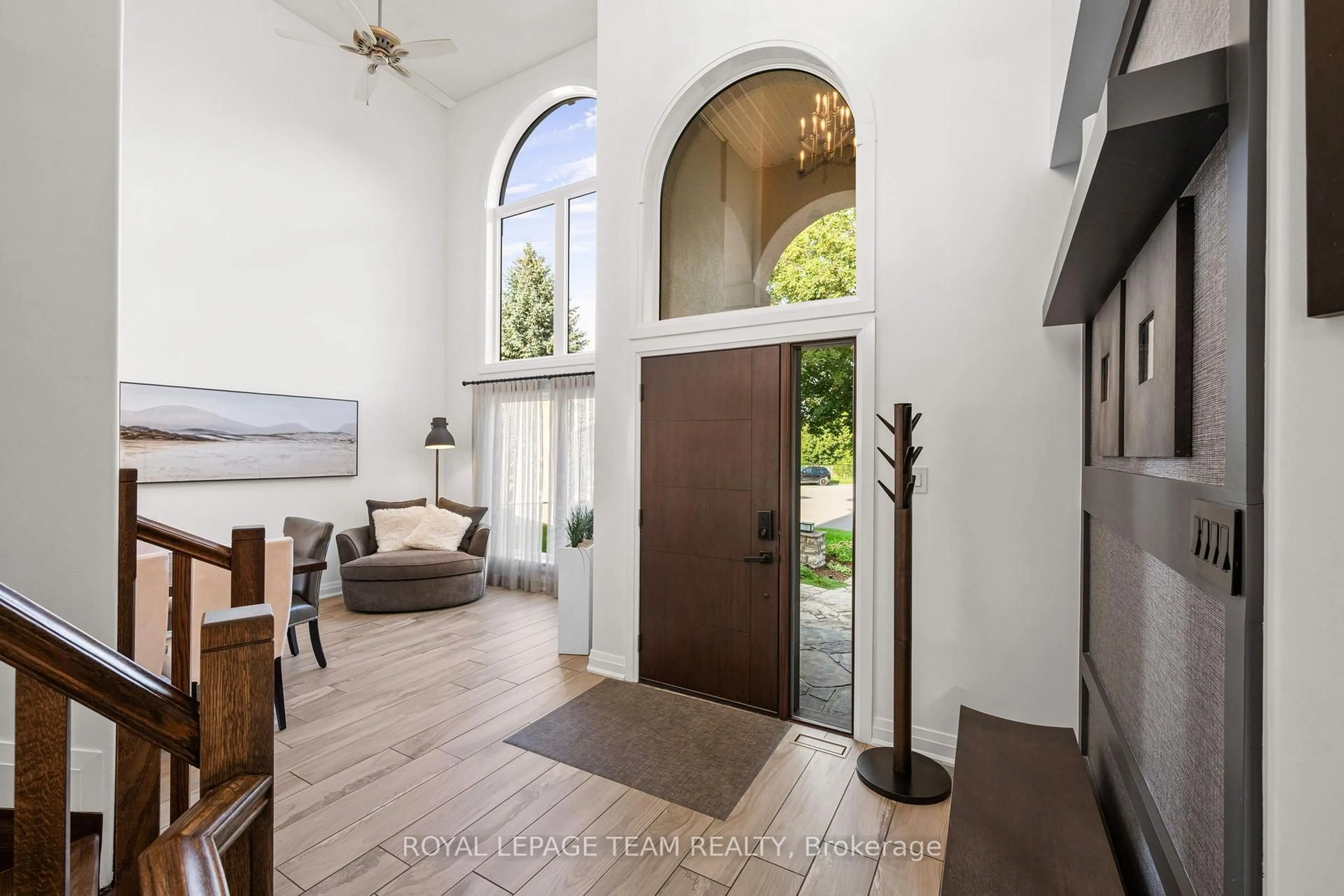 Indoor entryway for 55 Witherspoon Cres, Ottawa Ontario K2K 3L7