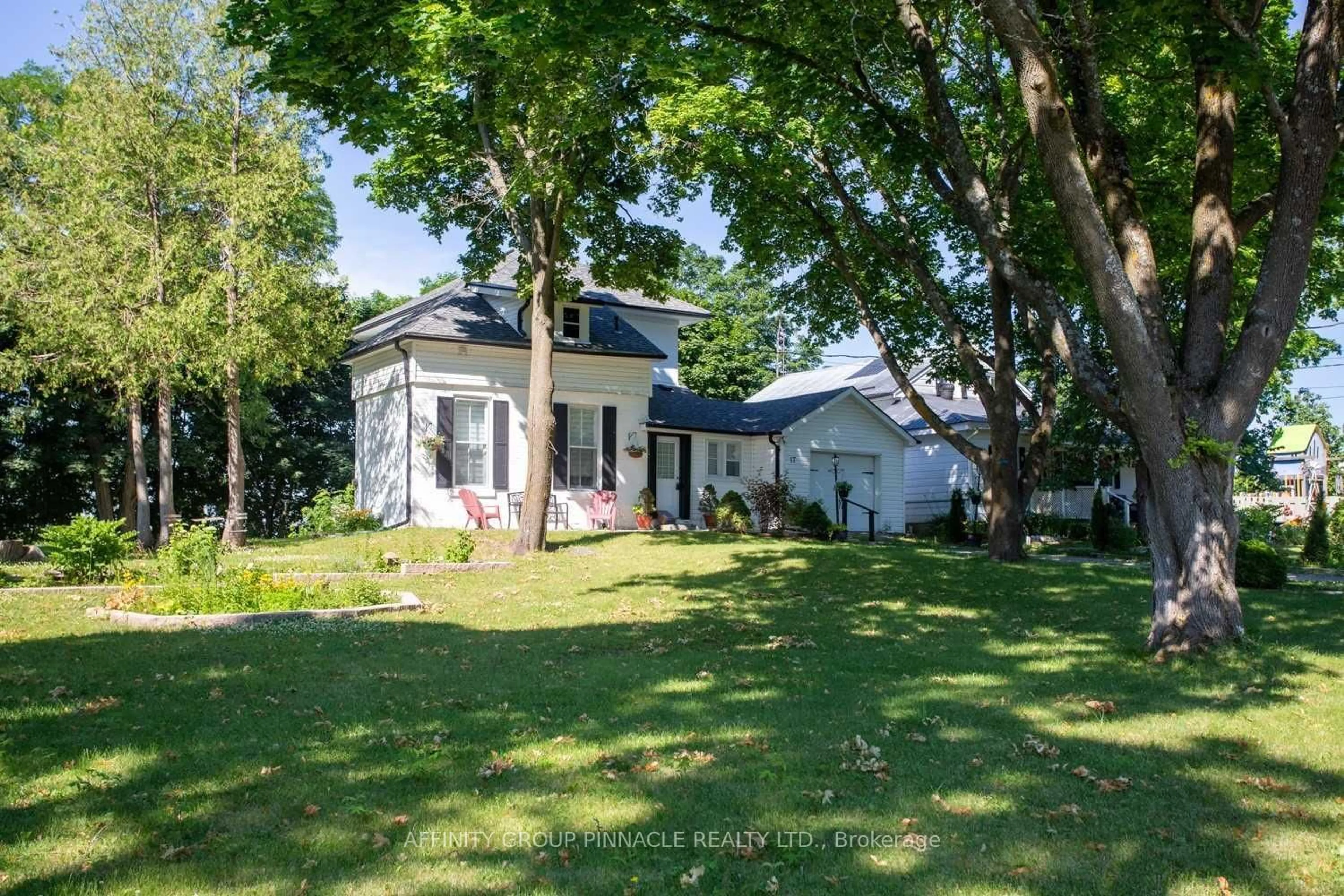A pic from outside/outdoor area/front of a property/back of a property/a pic from drone, street for 17 Dodd St, Kawartha Lakes Ontario K0M 1N0