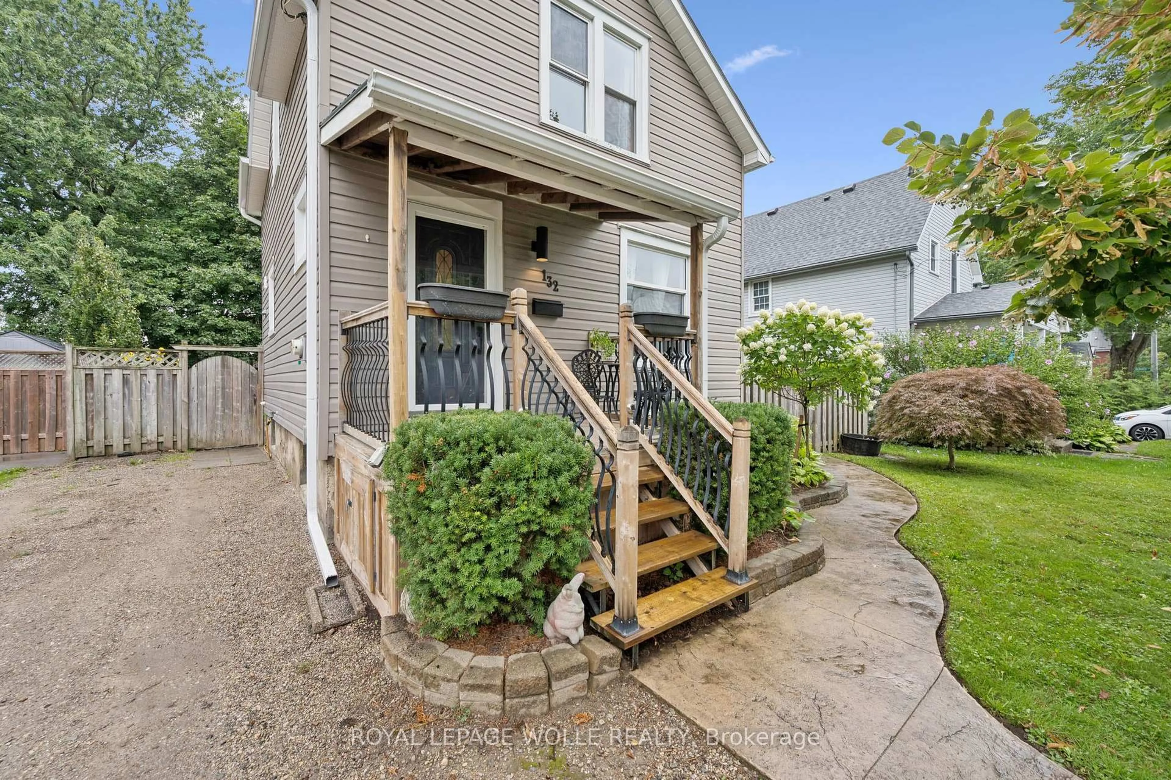 Unknown for 132 Perth St, Stratford Ontario N5A 3Y2
