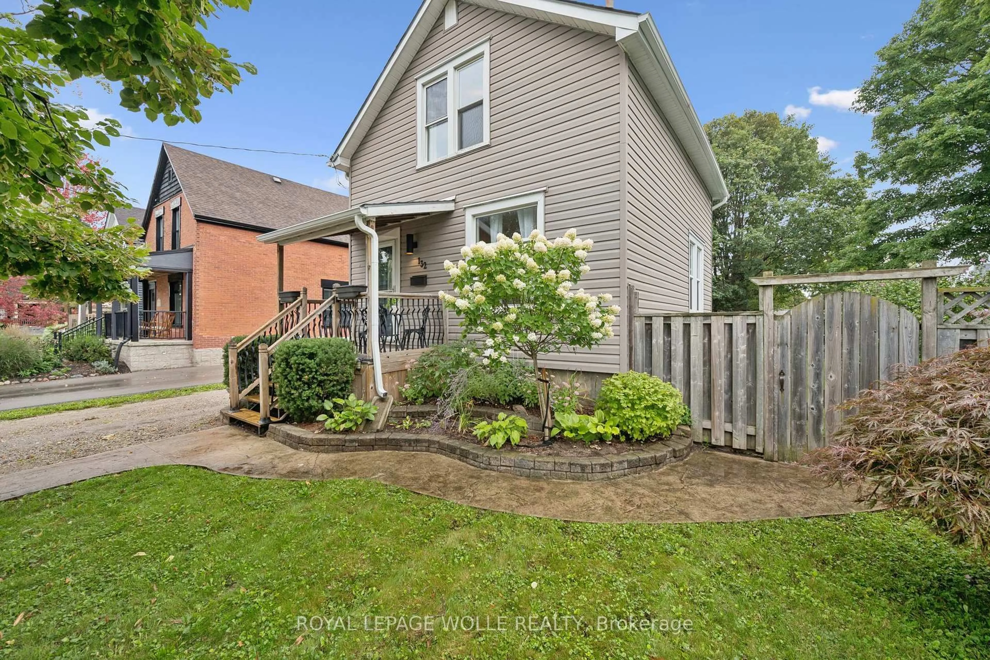 Unknown for 132 Perth St, Stratford Ontario N5A 3Y2