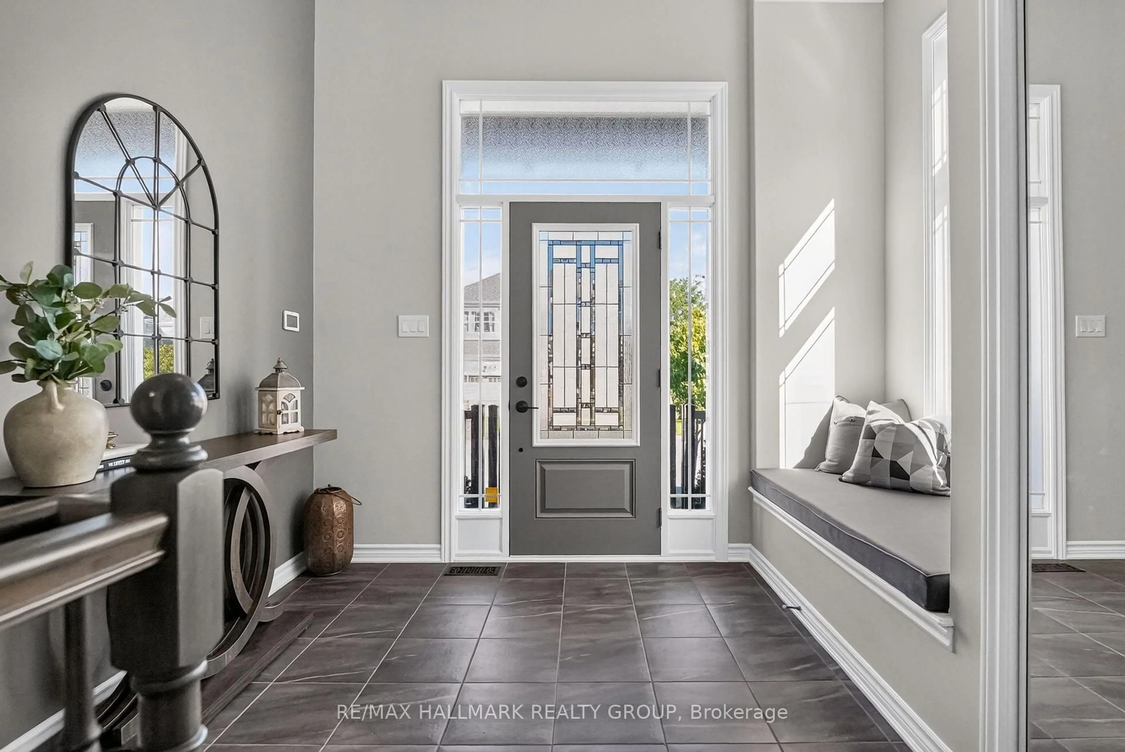 Indoor entryway for 117 Damselfly Way, Ottawa Ontario K2J 6C4