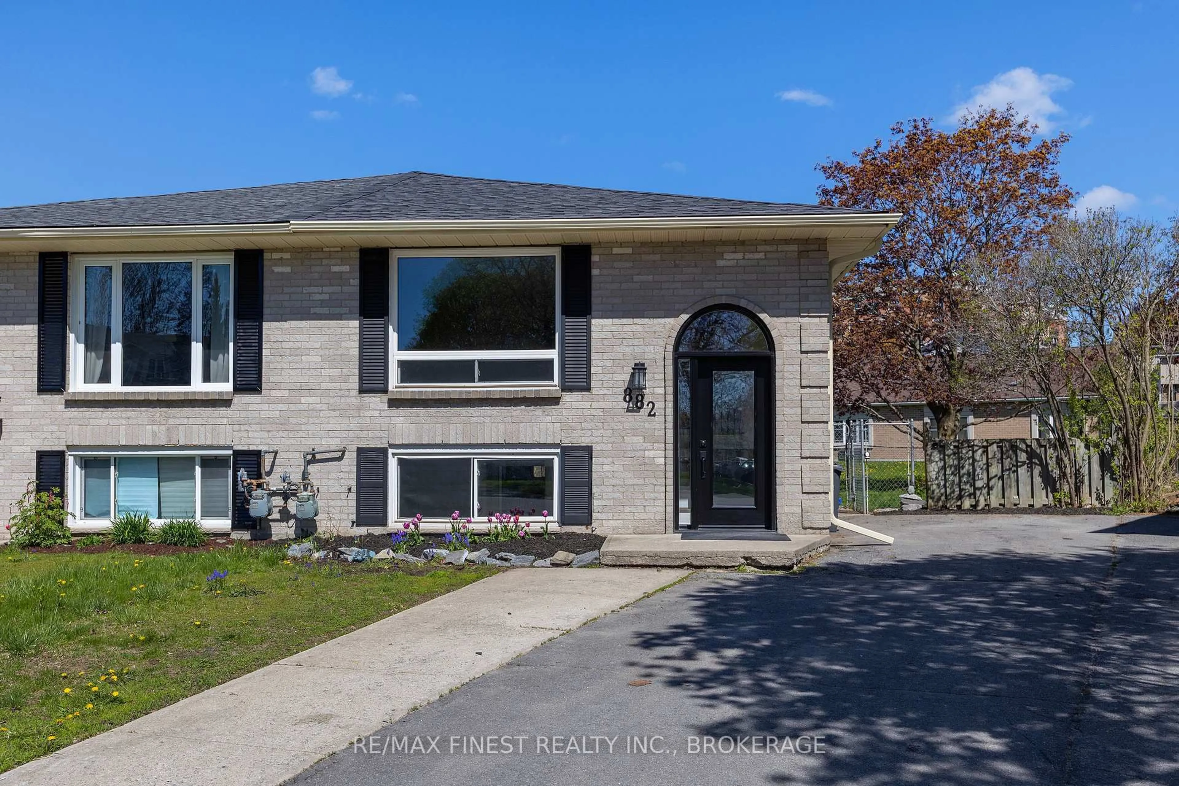 Home with brick exterior material, street for 882 BEACONHILL Crt, Kingston Ontario K7P 2A9