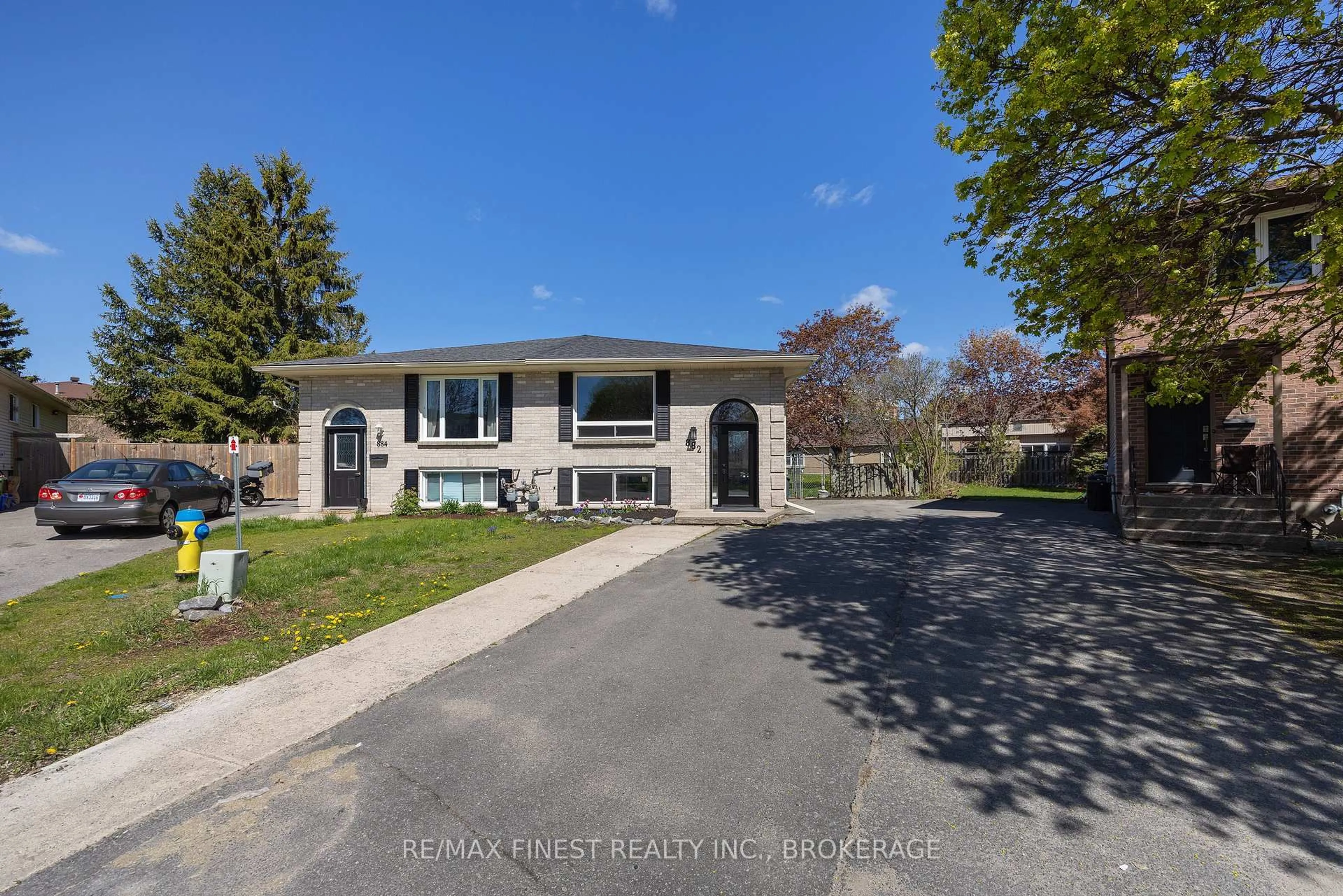 A pic from outside/outdoor area/front of a property/back of a property/a pic from drone, street for 882 BEACONHILL Crt, Kingston Ontario K7P 2A9