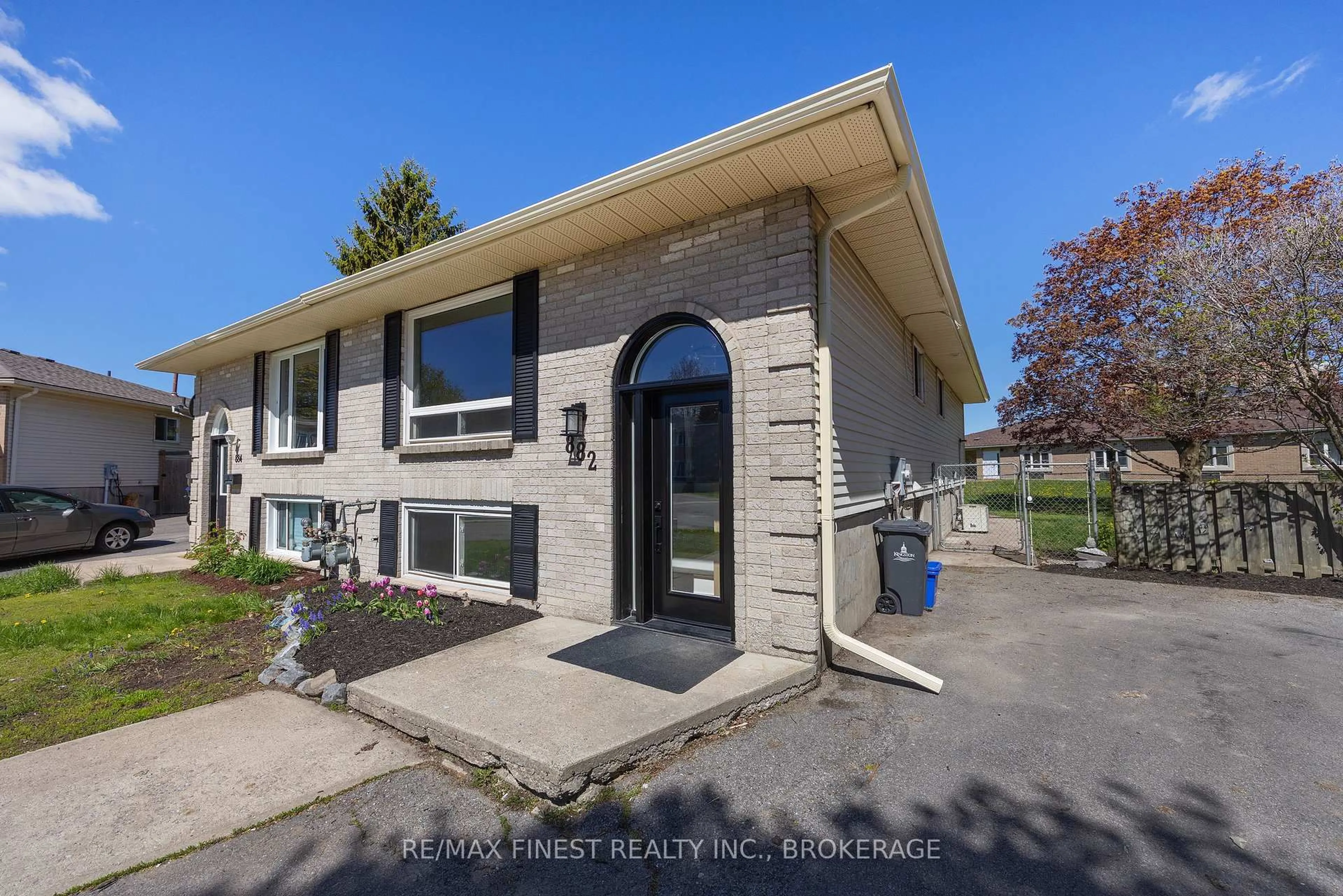 Home with brick exterior material, street for 882 BEACONHILL Crt, Kingston Ontario K7P 2A9