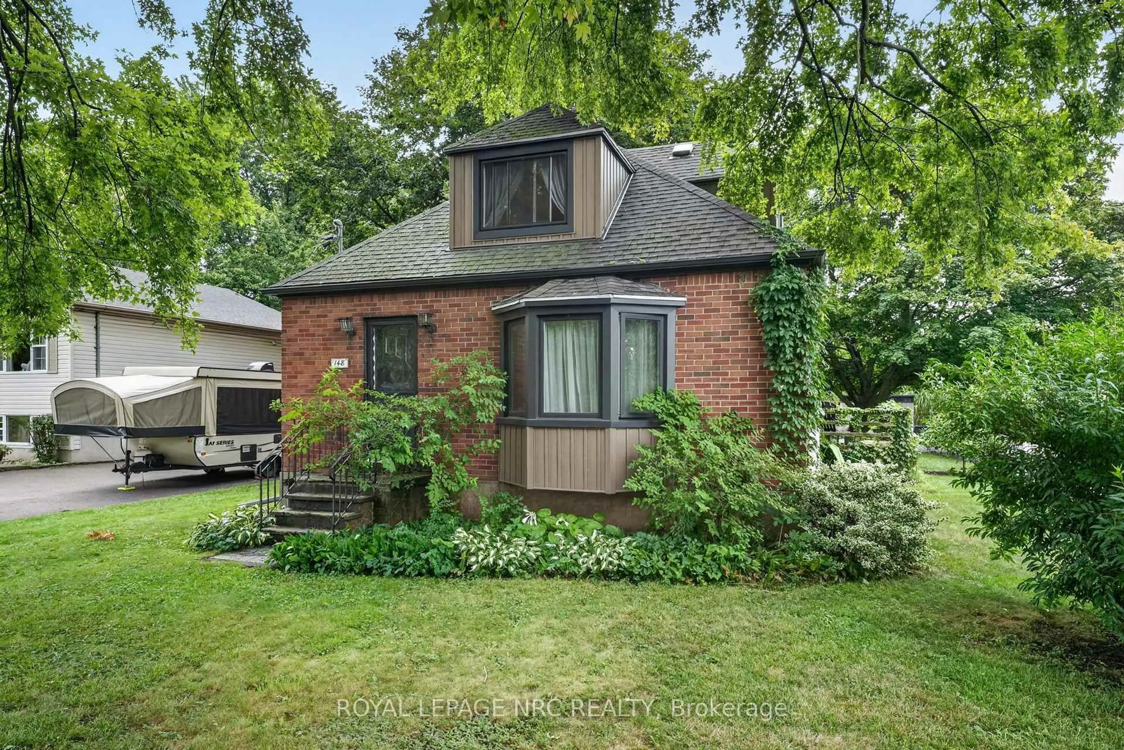 Home with brick exterior material, street for 148 Gorham Rd, Fort Erie Ontario L0S 1N0