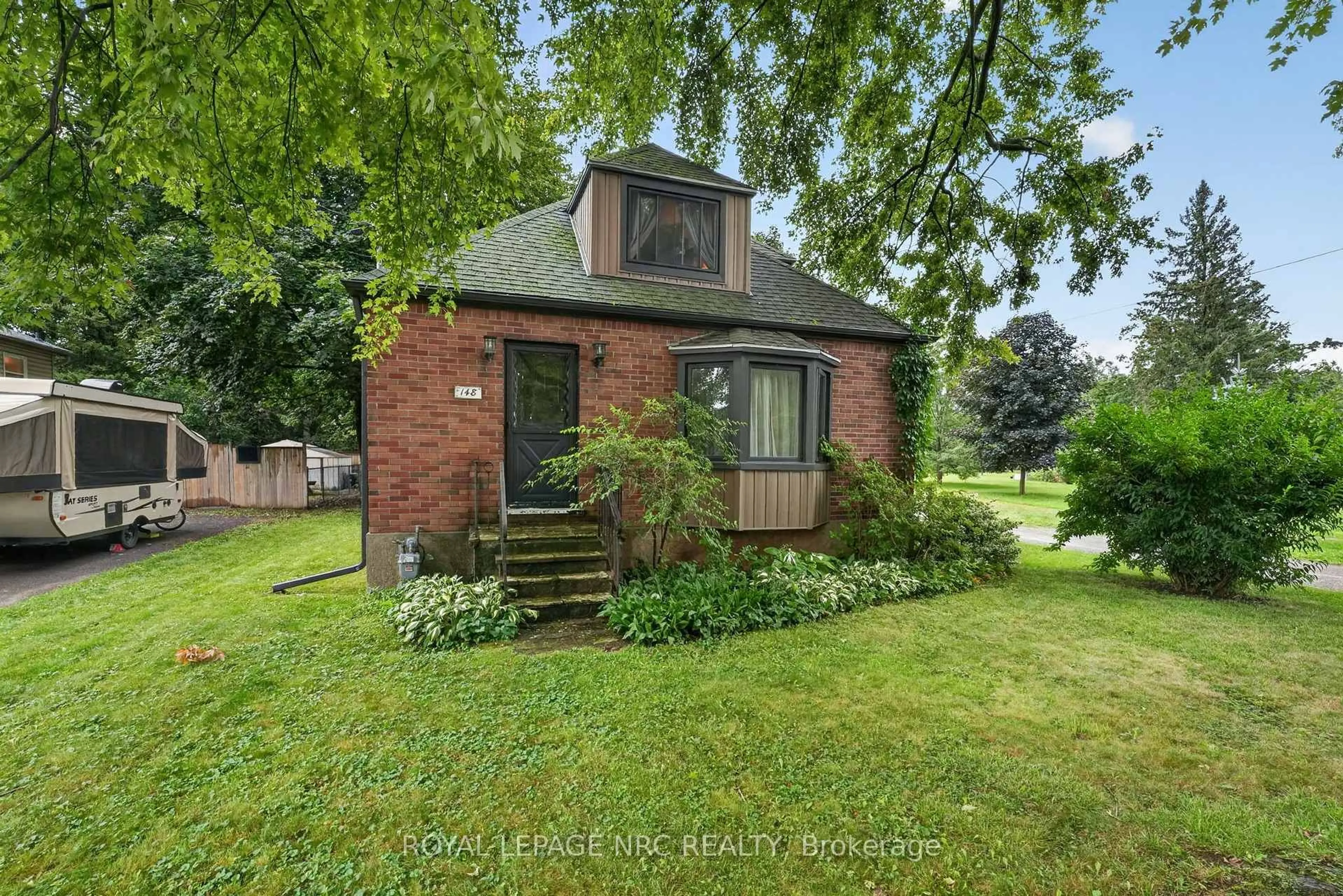 Home with brick exterior material, street for 148 Gorham Rd, Fort Erie Ontario L0S 1N0