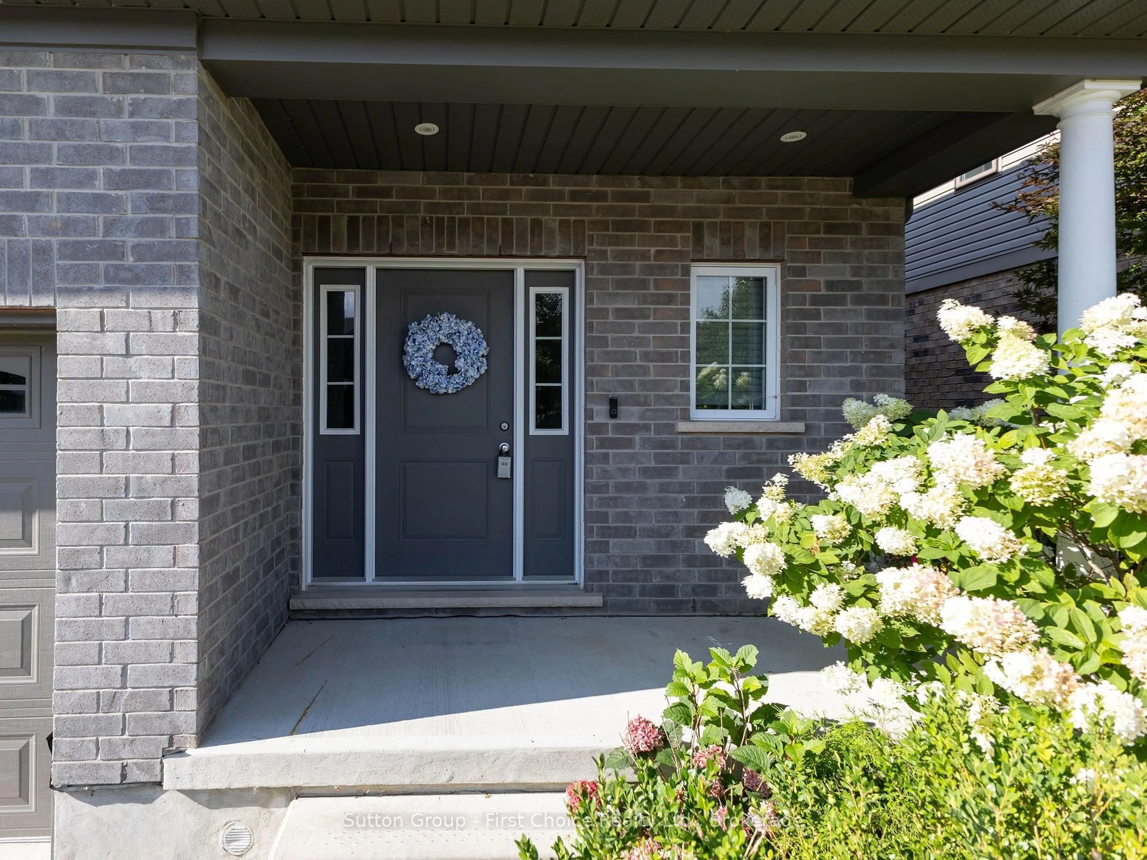 Indoor entryway for 21 Brown St, Stratford Ontario N5A 0B8