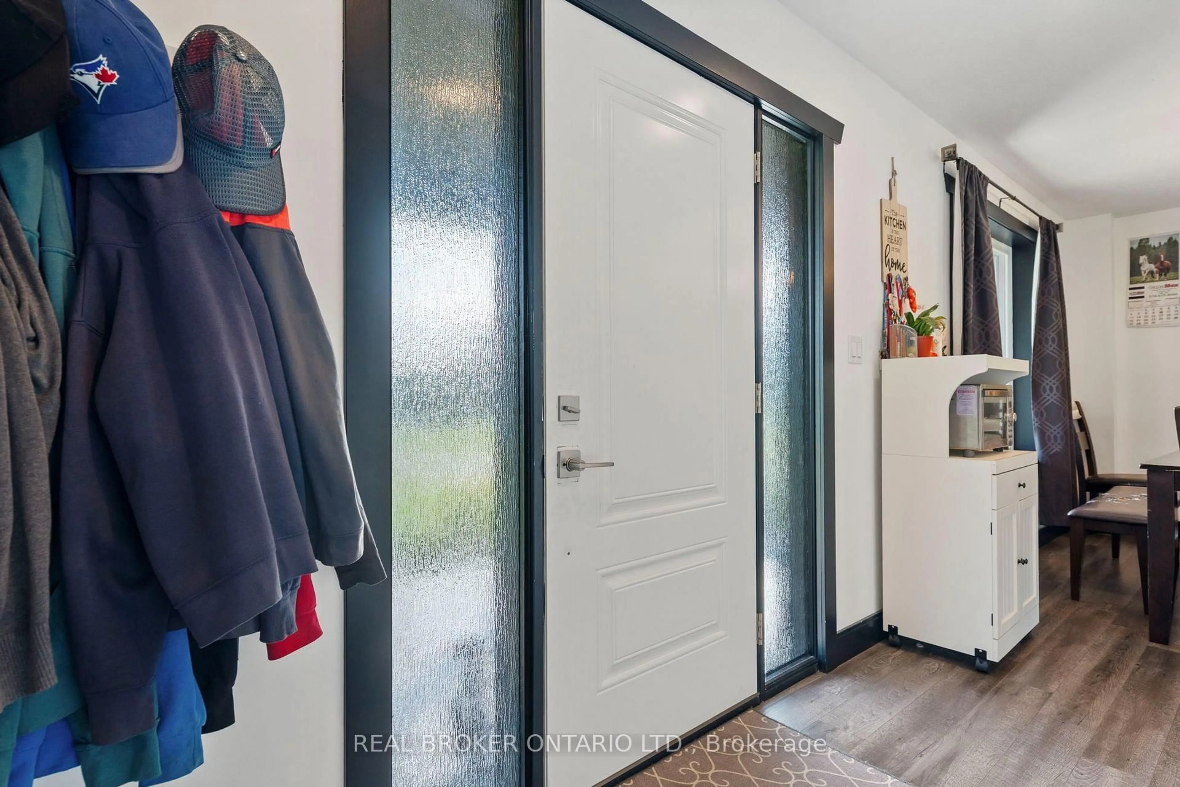 Indoor entryway for 2445 East Quarter Line Rd, Norfolk Ontario N4B 2W4