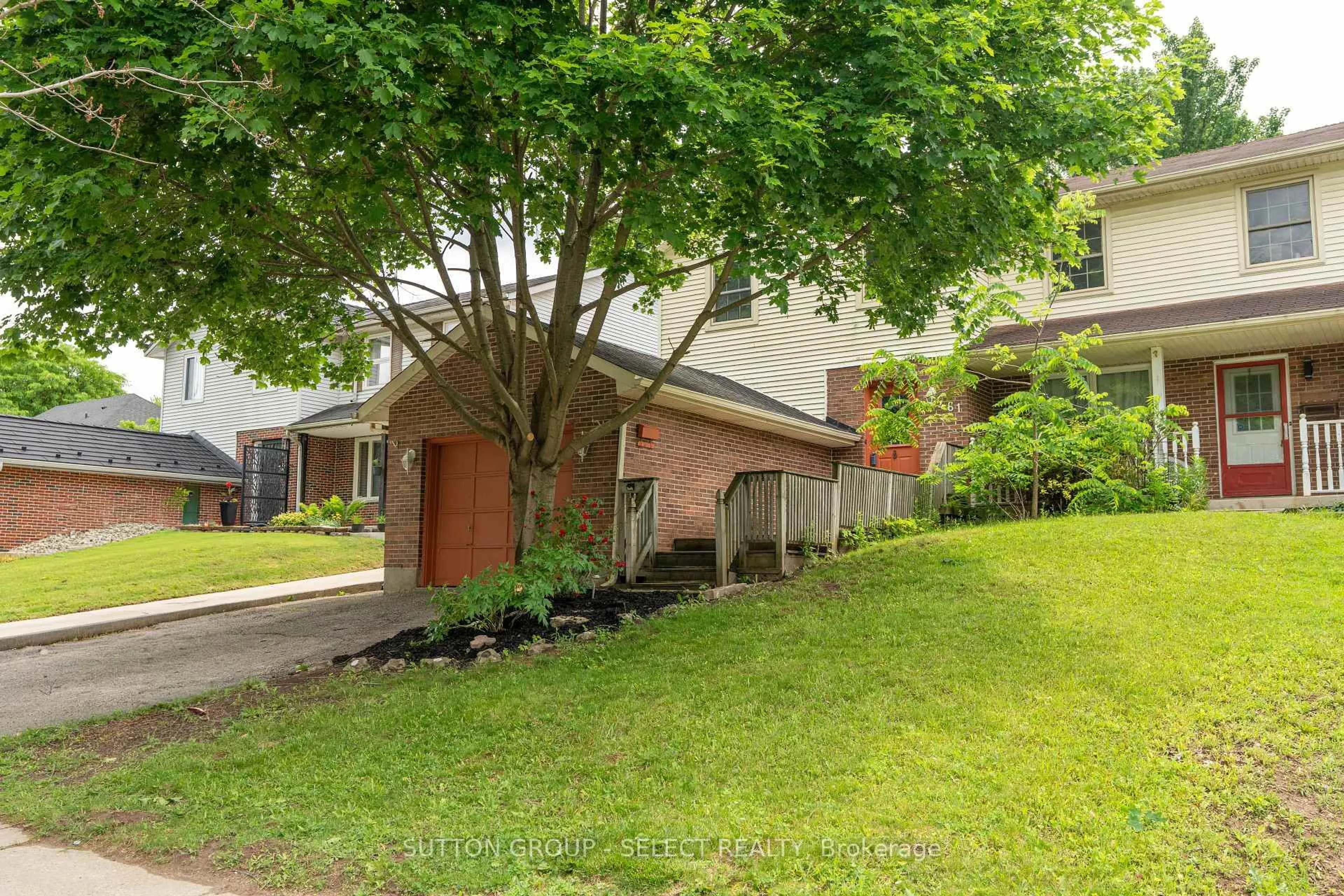 Patio, street for 461 Cleveland Ave, London South Ontario N5Z 3C3