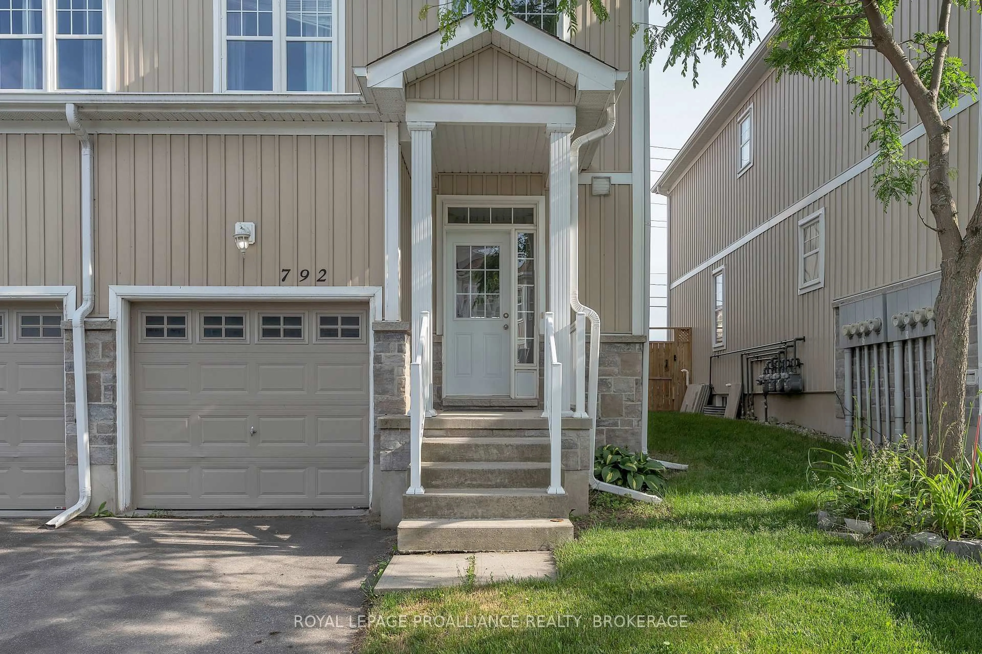 Home with vinyl exterior material, street for 792 Newmarket Lane, Kingston Ontario K7K 6K7