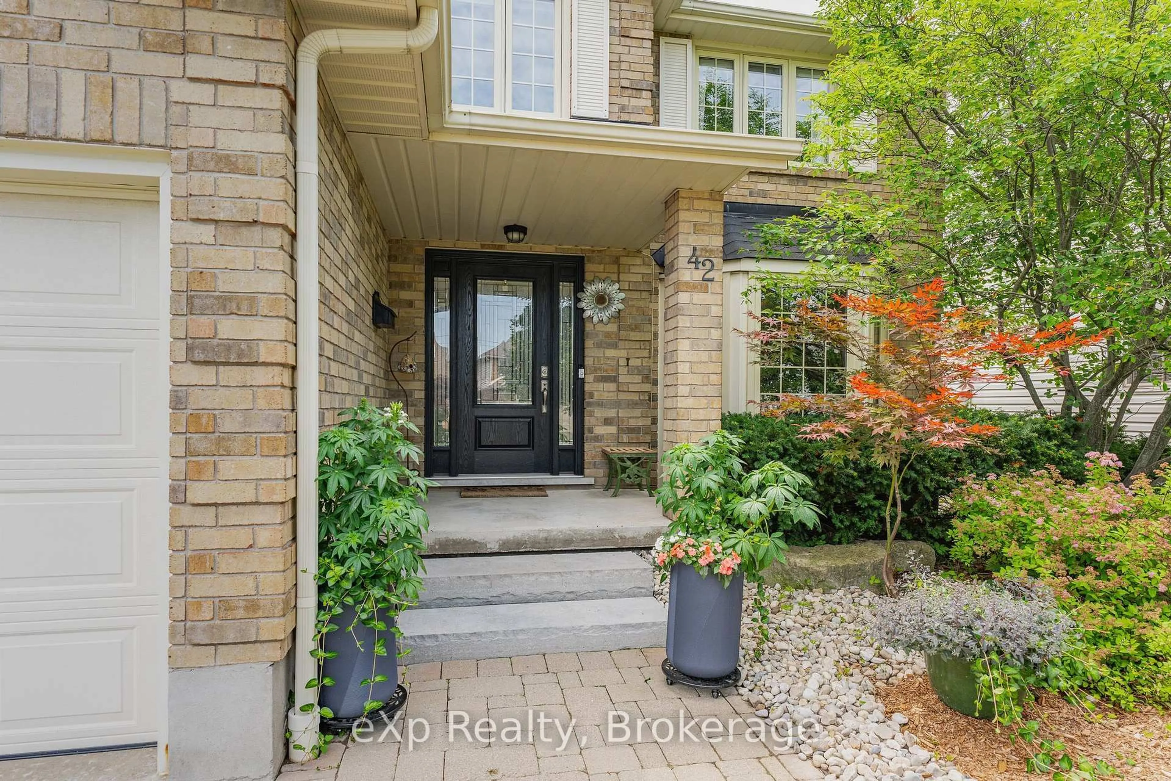 Indoor entryway for 42 Pacific Pl, Guelph Ontario N1G 4R5