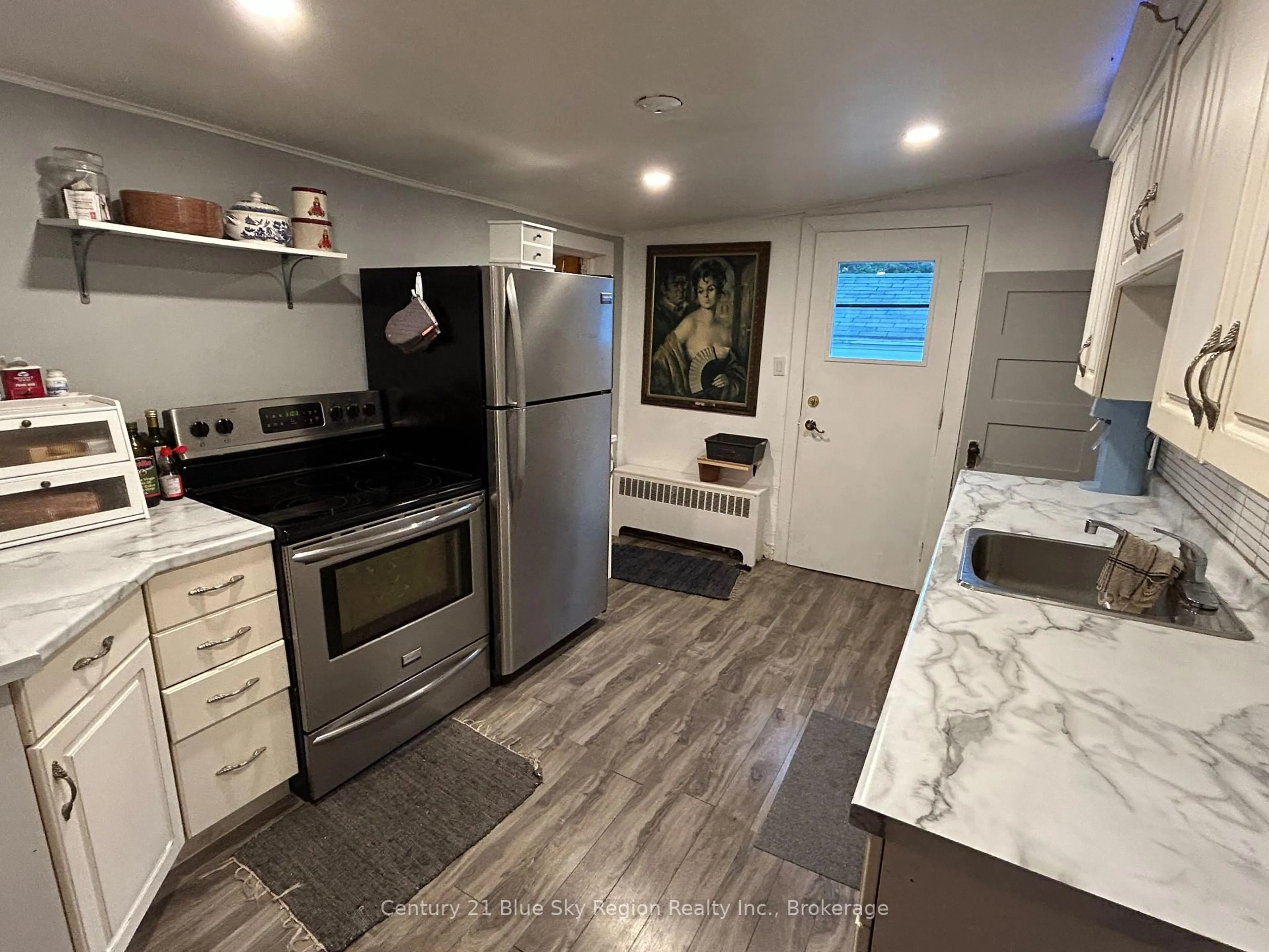 Open concept kitchen, unknown for 962 Main St, North Bay Ontario P1B 2W1