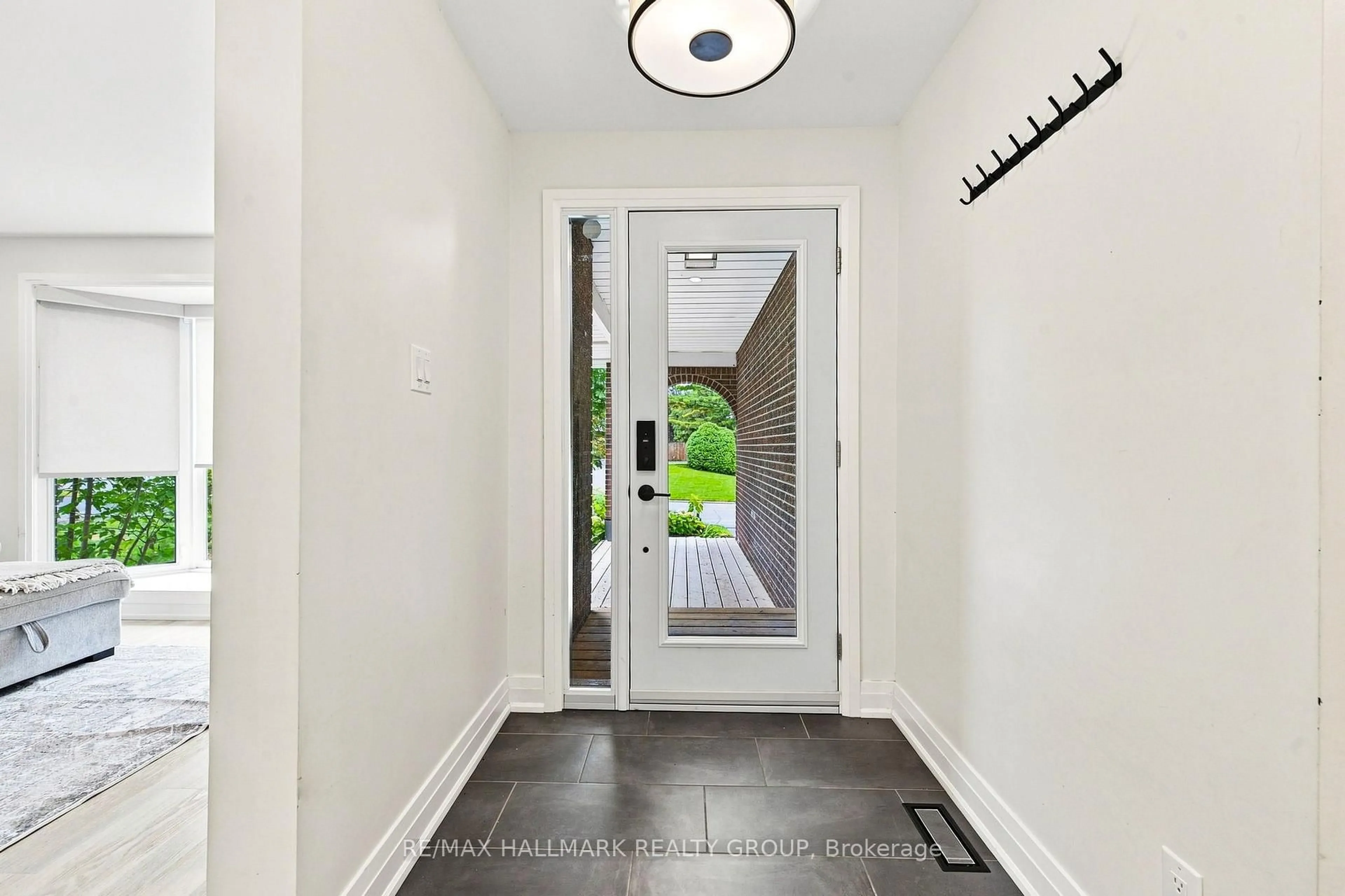 Indoor entryway for 13 Evelyn St, Almonte Ontario K0A 1A0